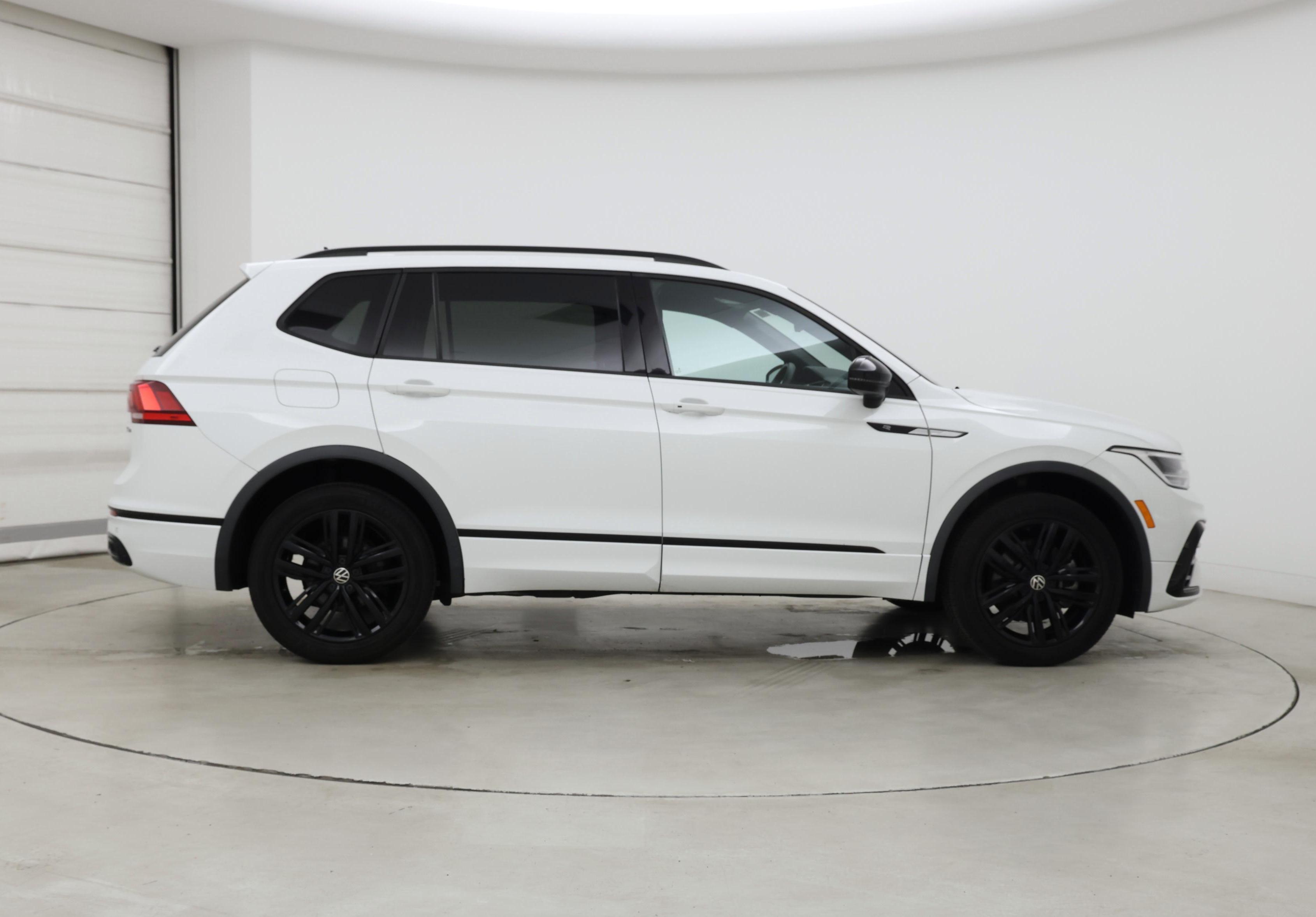 Thumbnail: 2022 Volkswagen Tiguan - 7