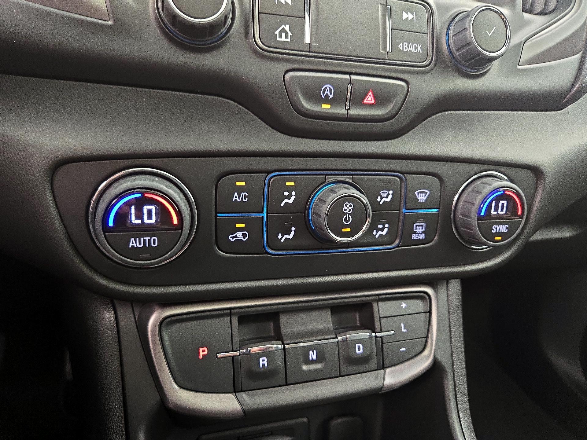 Thumbnail: 2022 GMC Terrain - 17