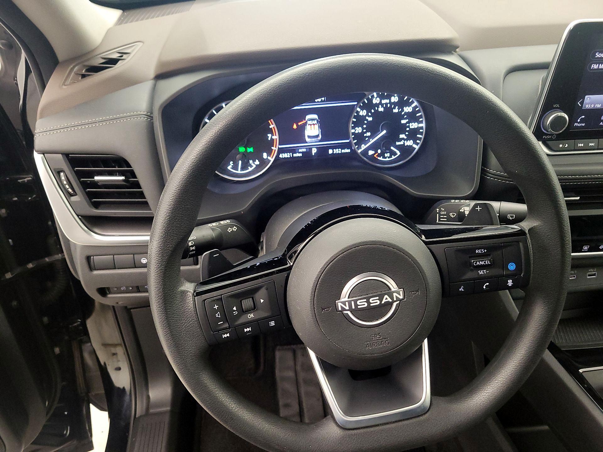 Thumbnail: 2023 Nissan Rogue - 10