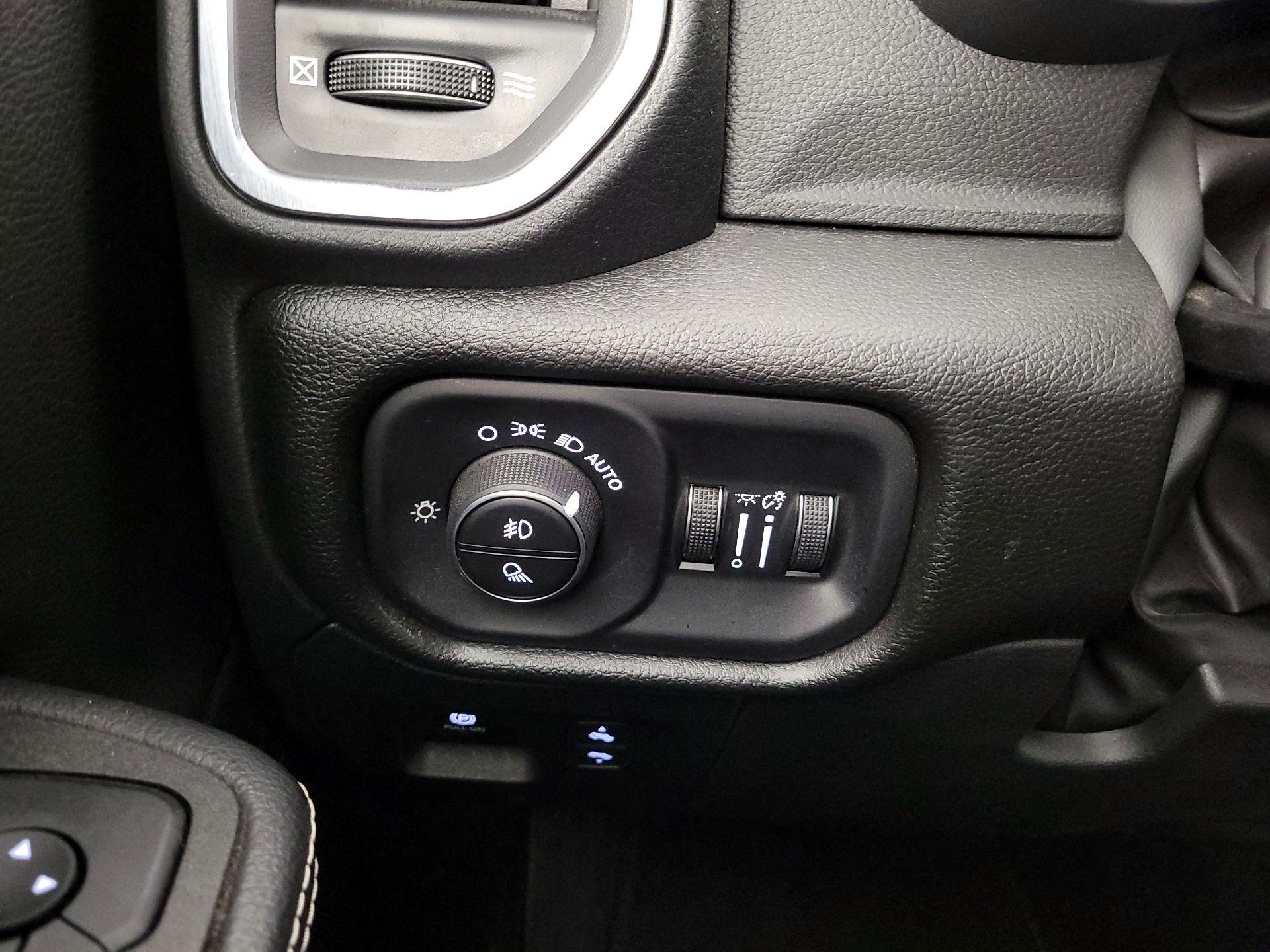 Thumbnail: 2025 RAM 1500 - 13