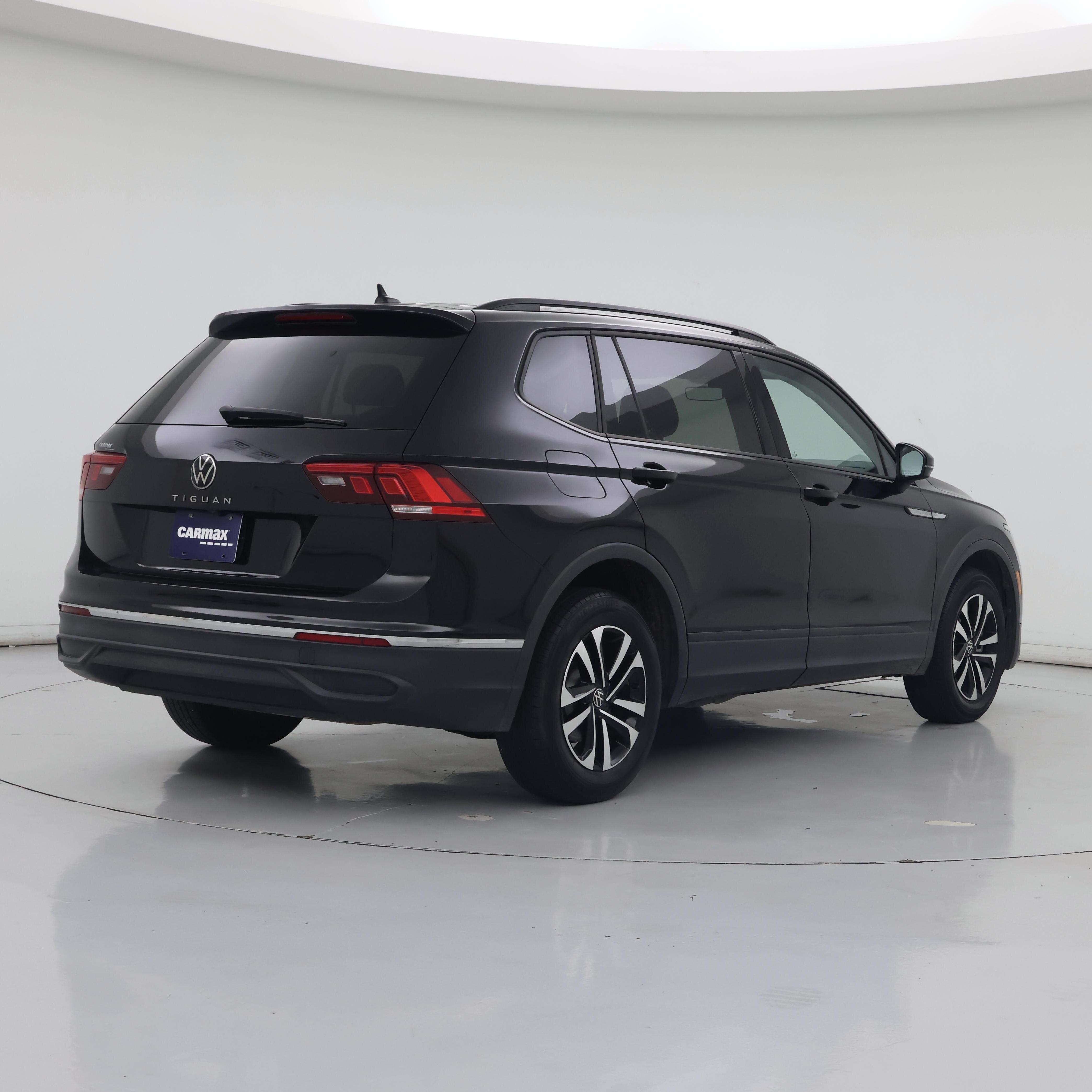 Thumbnail: 2023 Volkswagen Tiguan - 8