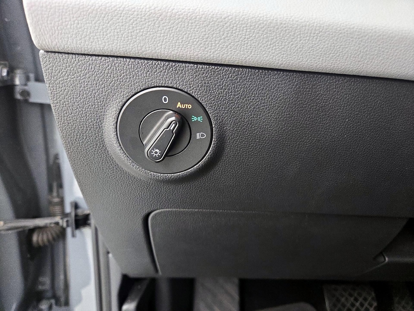 2023 Volkswagen Taos SE - Photo 14