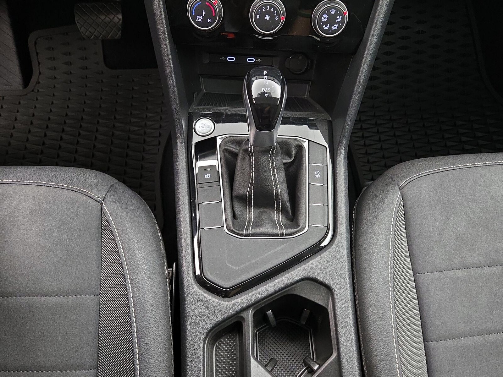2023 Volkswagen Taos SE - Photo 18