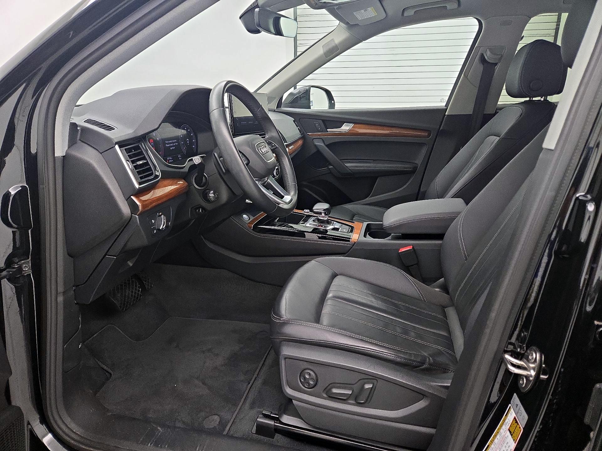 Thumbnail: 2023 Audi Q5 - 11