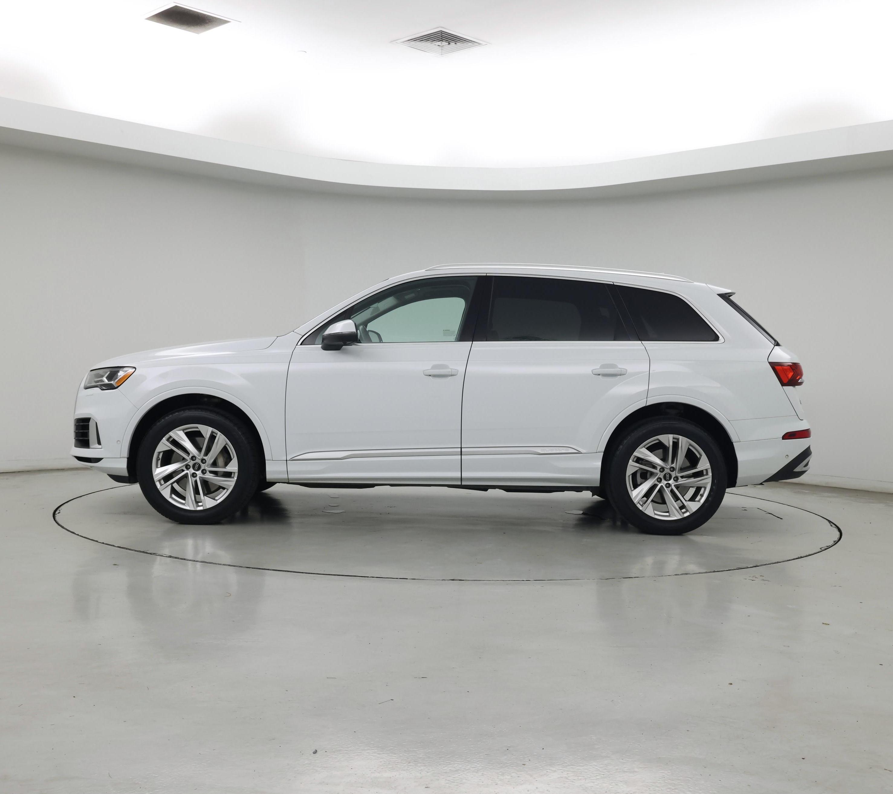 Thumbnail: 2023 Audi Q7 - 3