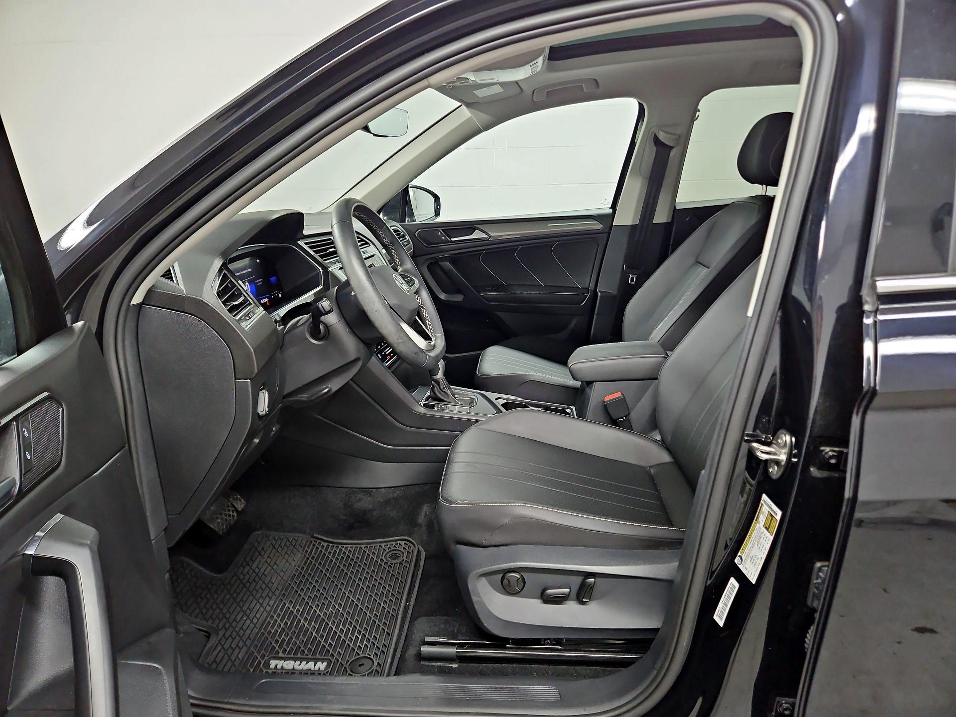 Thumbnail: 2023 Volkswagen Tiguan - 11