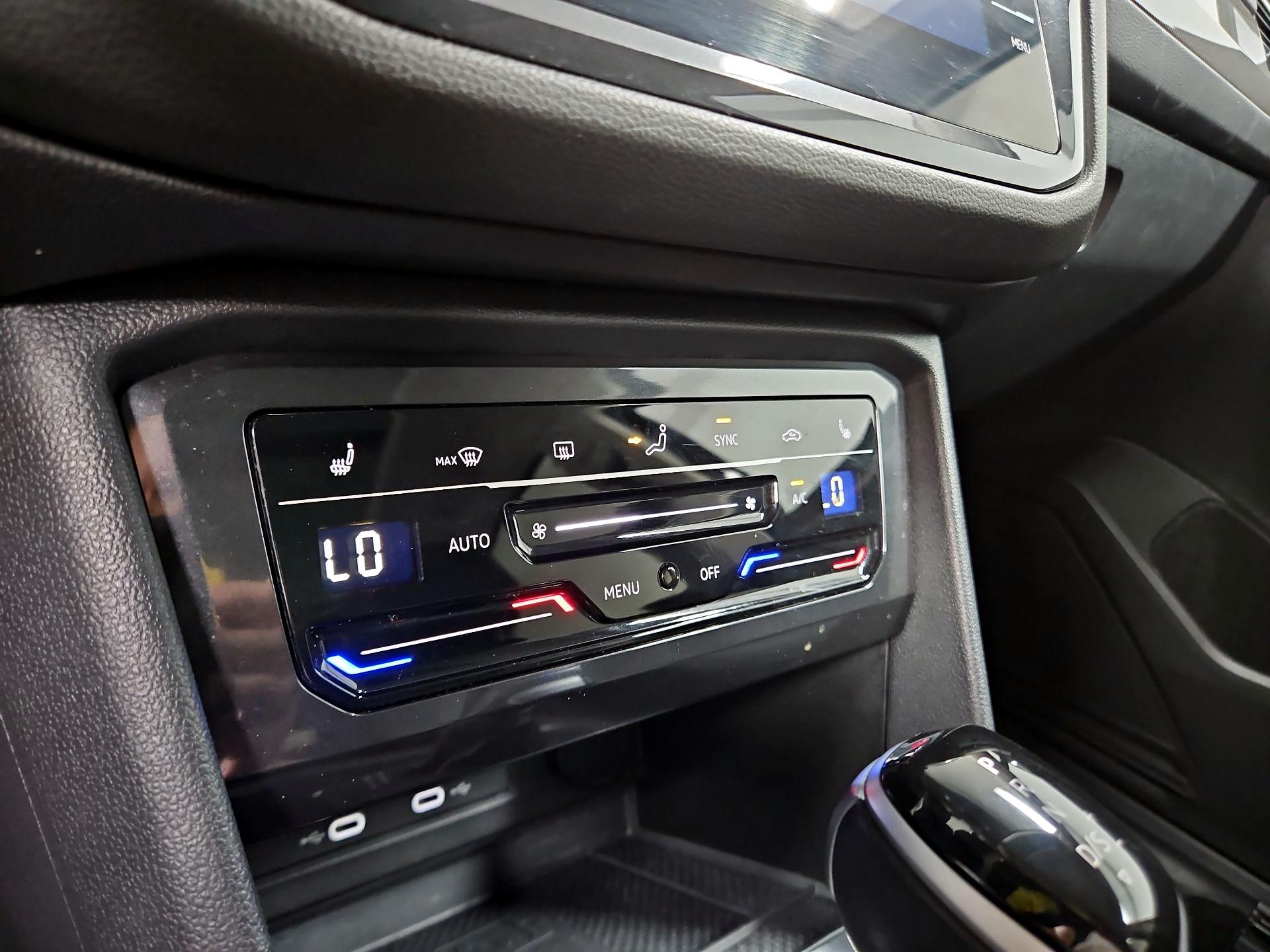 Thumbnail: 2023 Volkswagen Tiguan - 16