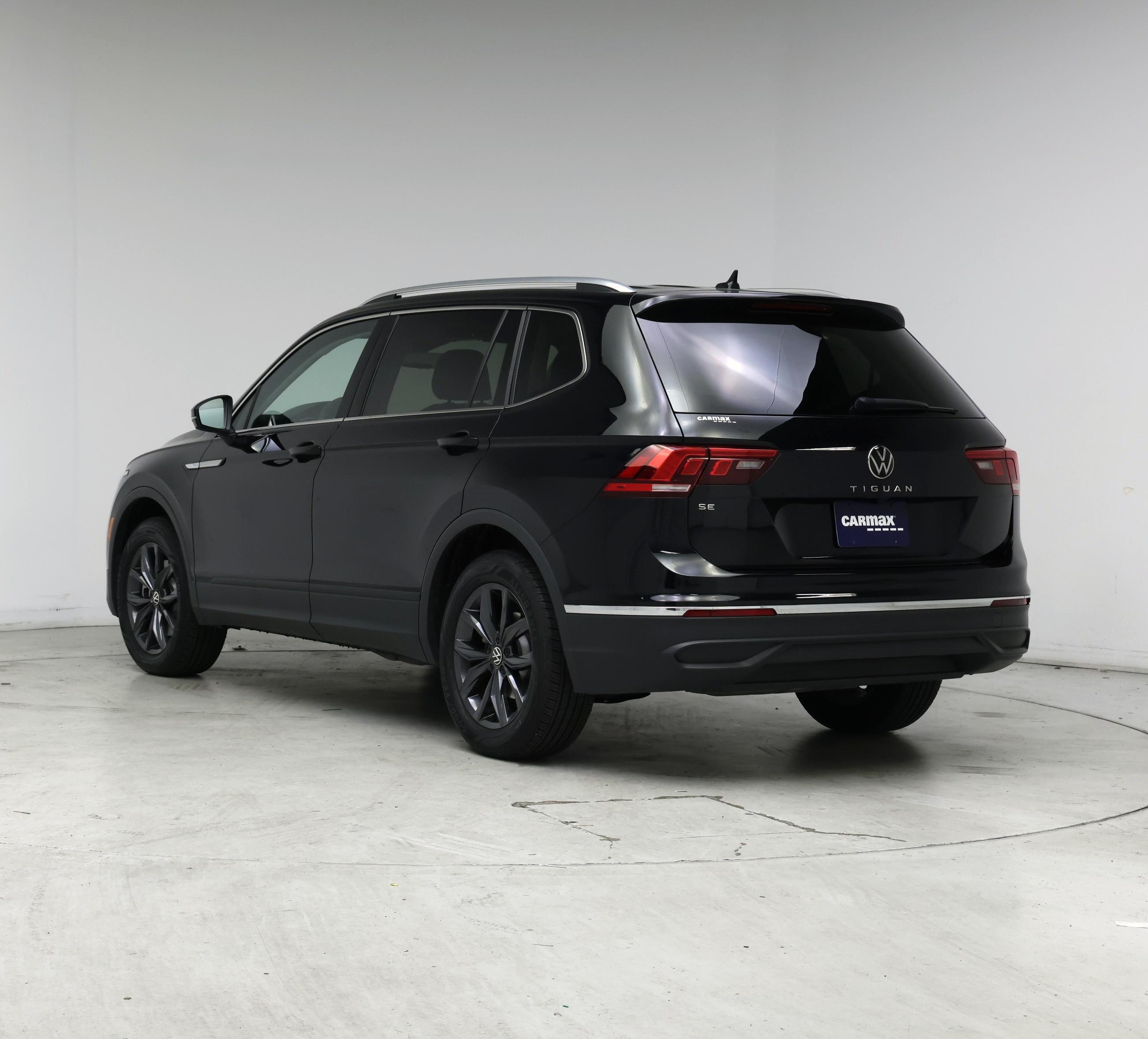 Thumbnail: 2023 Volkswagen Tiguan - 2