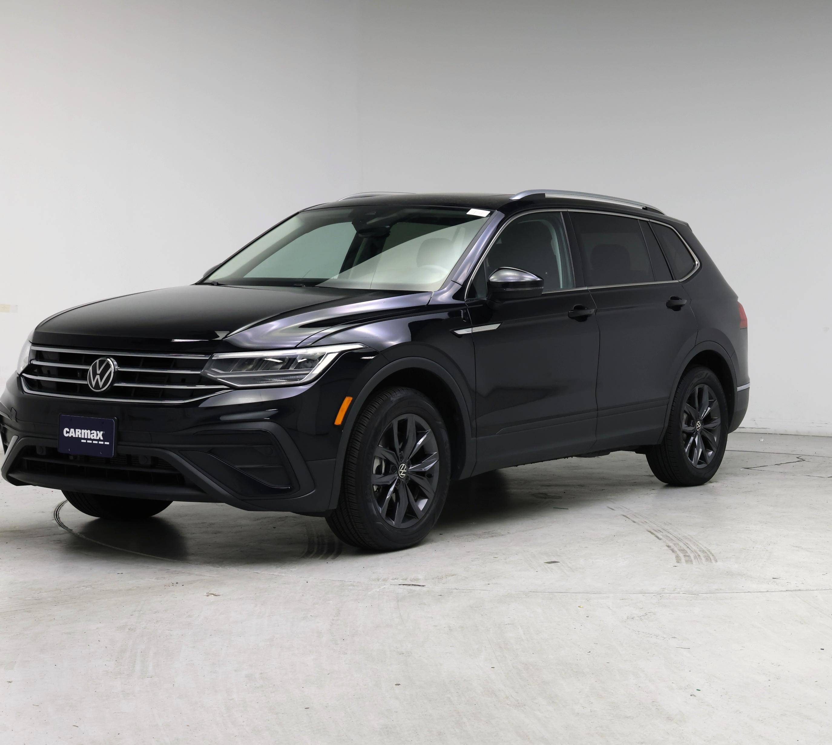 Thumbnail: 2023 Volkswagen Tiguan - 4