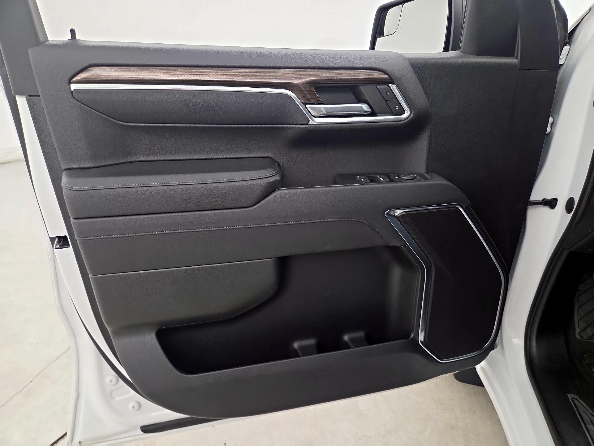 Thumbnail: 2023 Chevrolet Silverado 1500 - 12