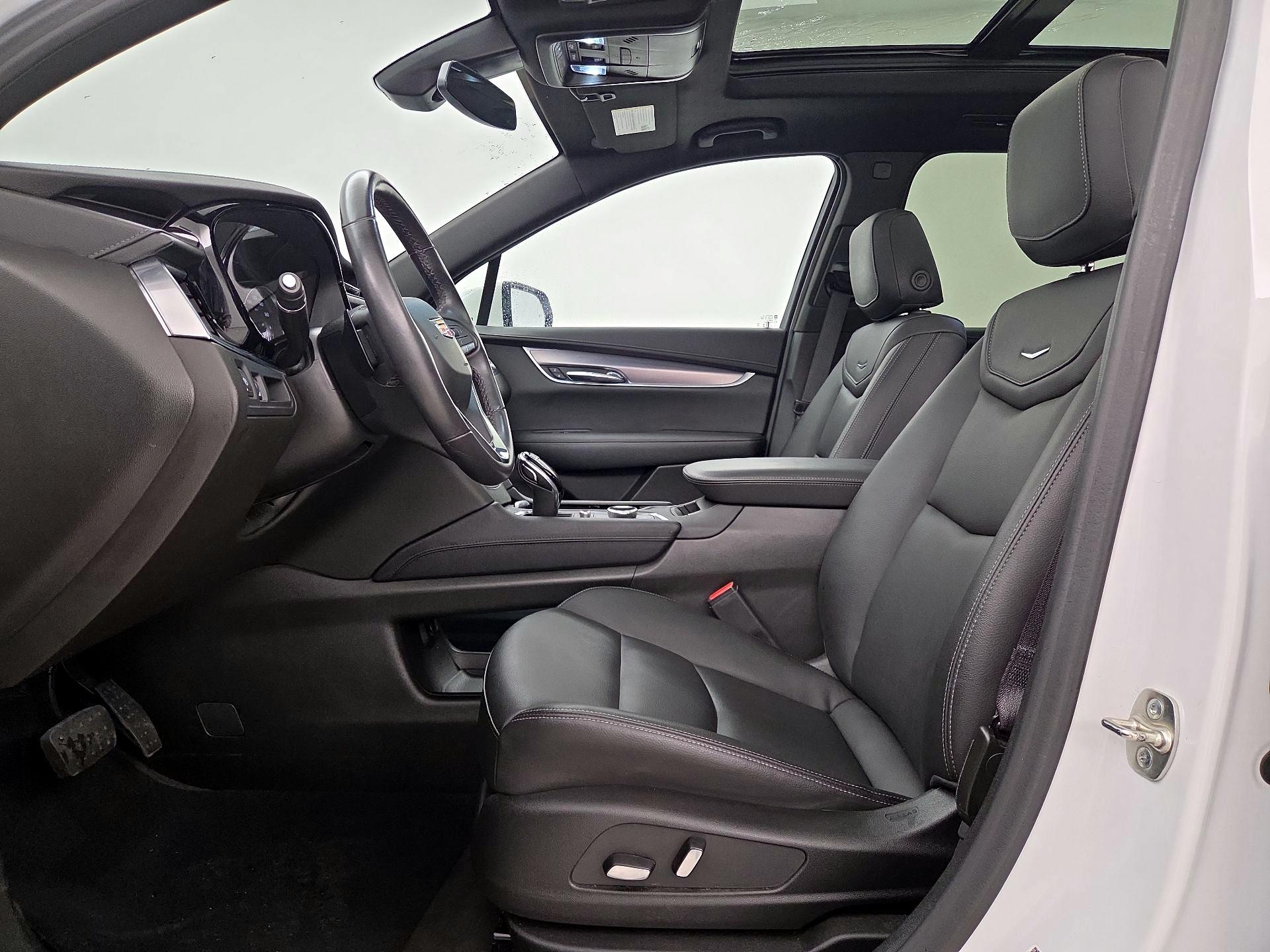 Thumbnail: 2024 Cadillac XT6 - 11
