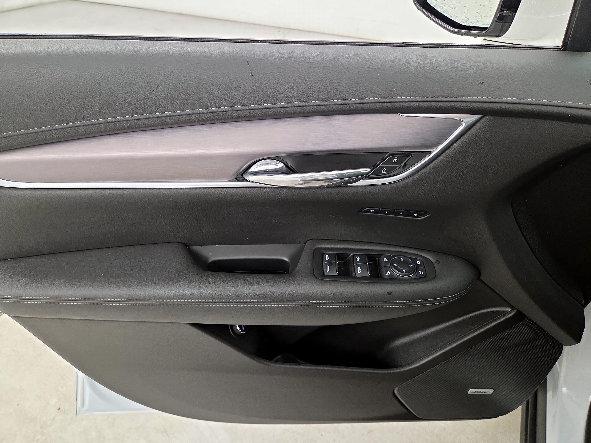 Thumbnail: 2024 Cadillac XT6 - 12