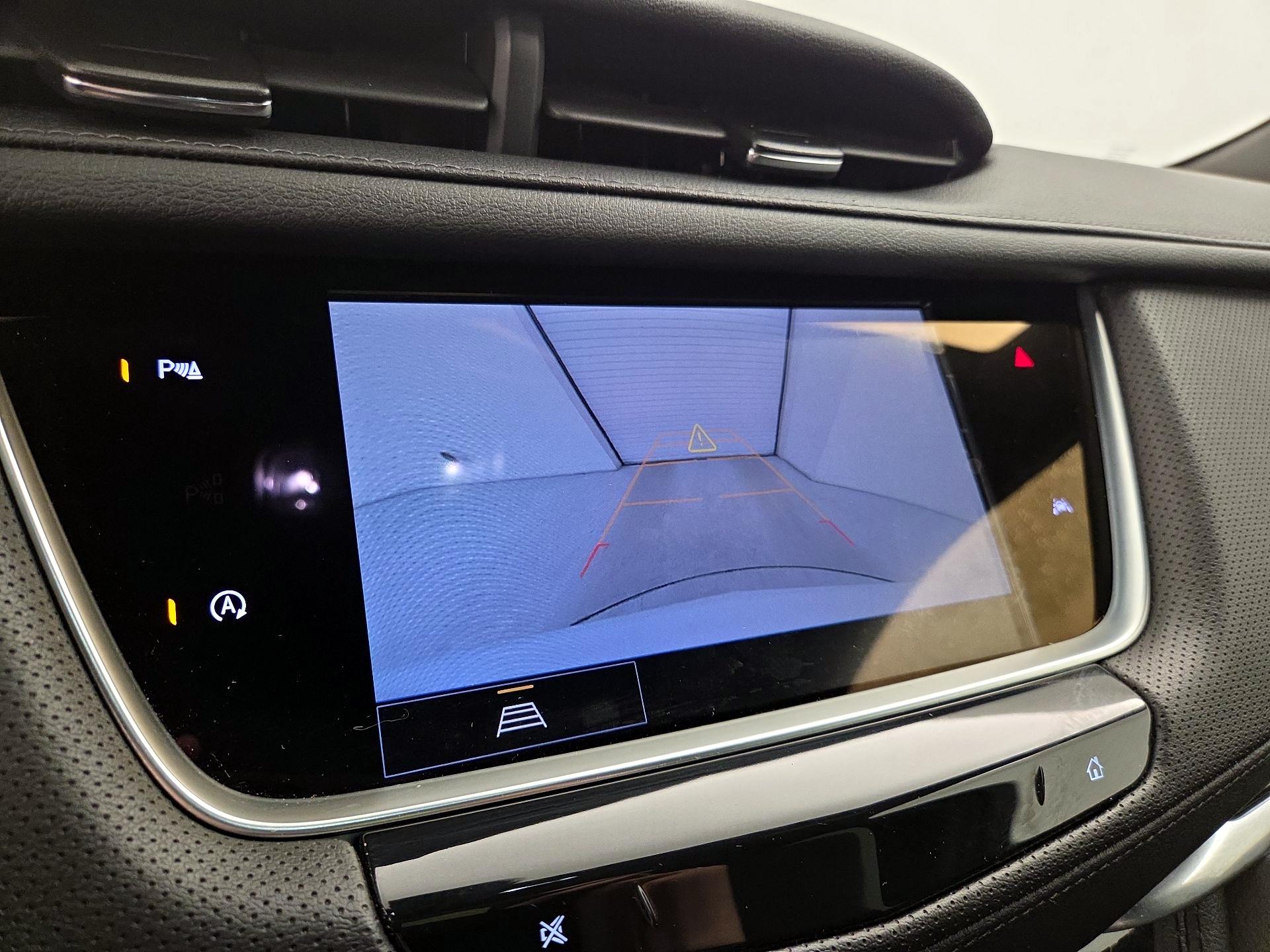Thumbnail: 2024 Cadillac XT6 - 14