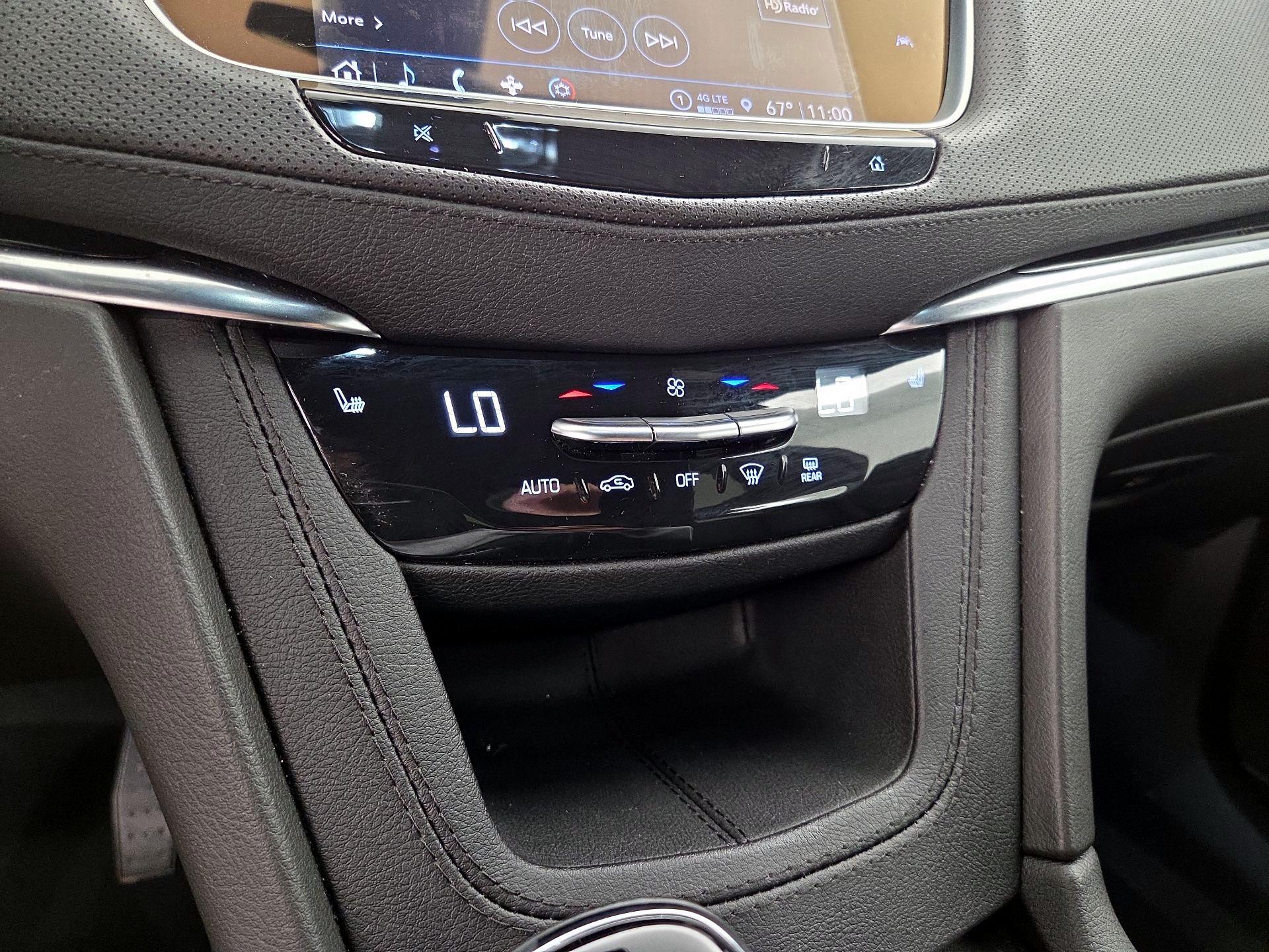 Thumbnail: 2024 Cadillac XT6 - 16