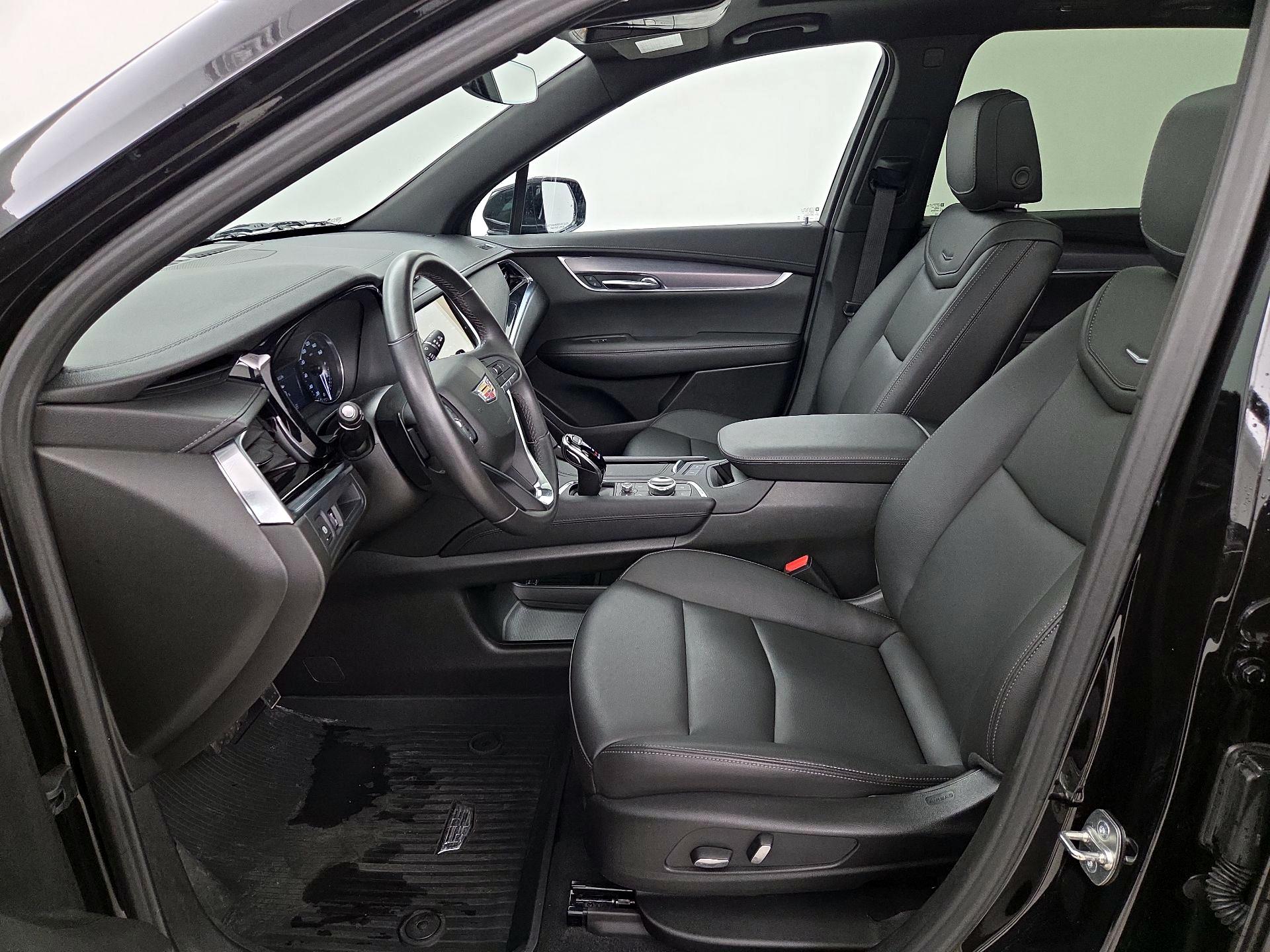 Thumbnail: 2024 Cadillac XT6 - 11