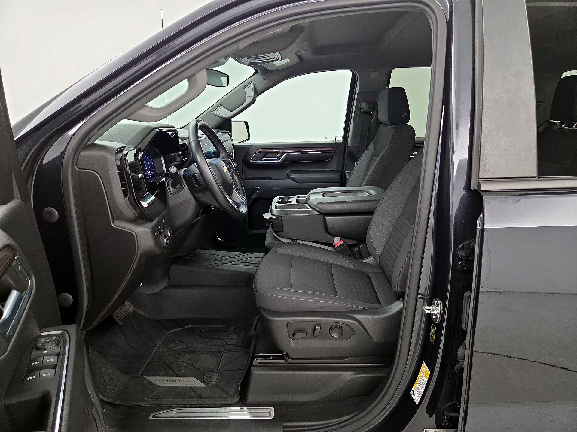 Thumbnail: 2023 Chevrolet Silverado 1500 - 11