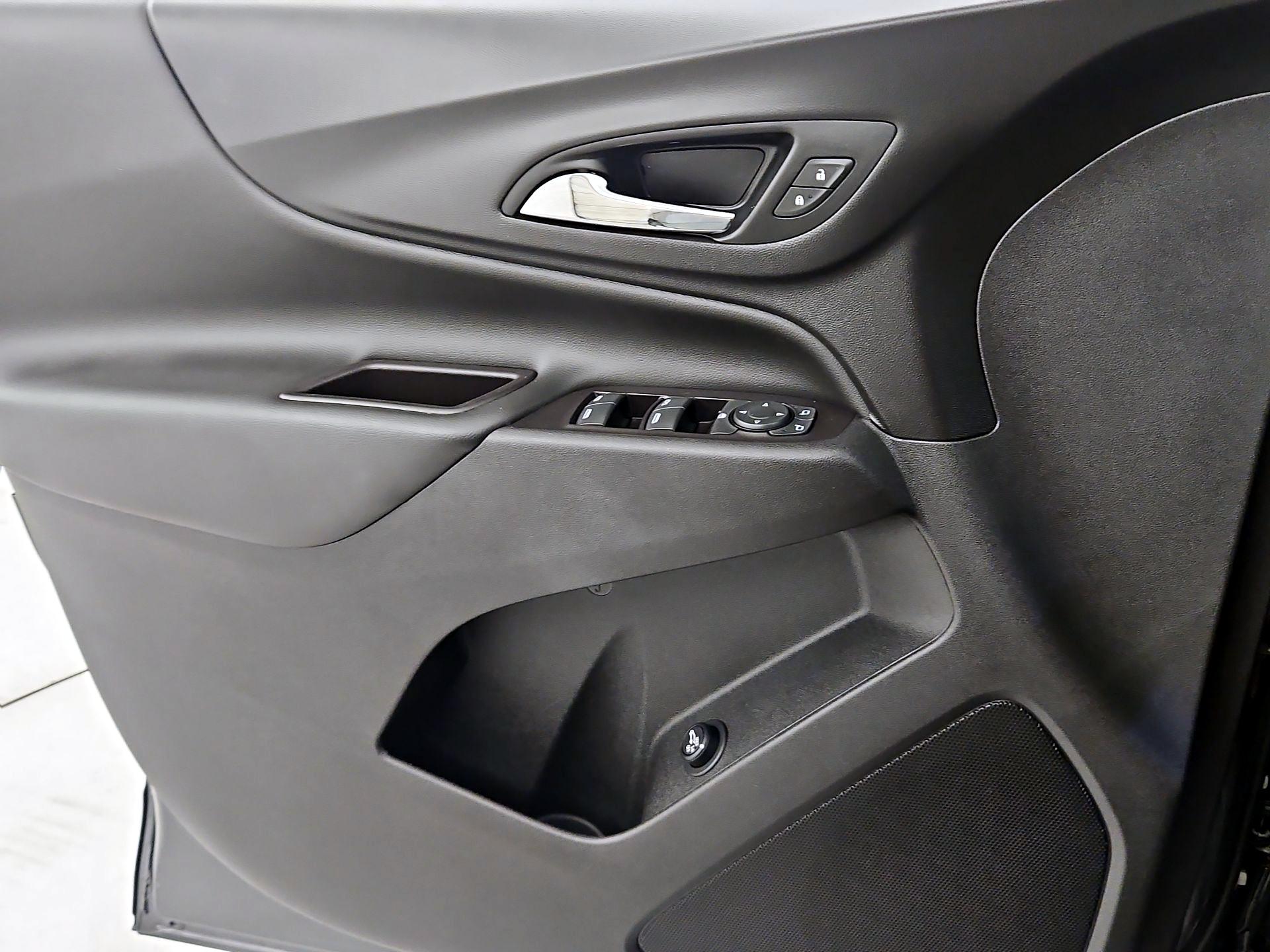 Thumbnail: 2021 Chevrolet Equinox - 12