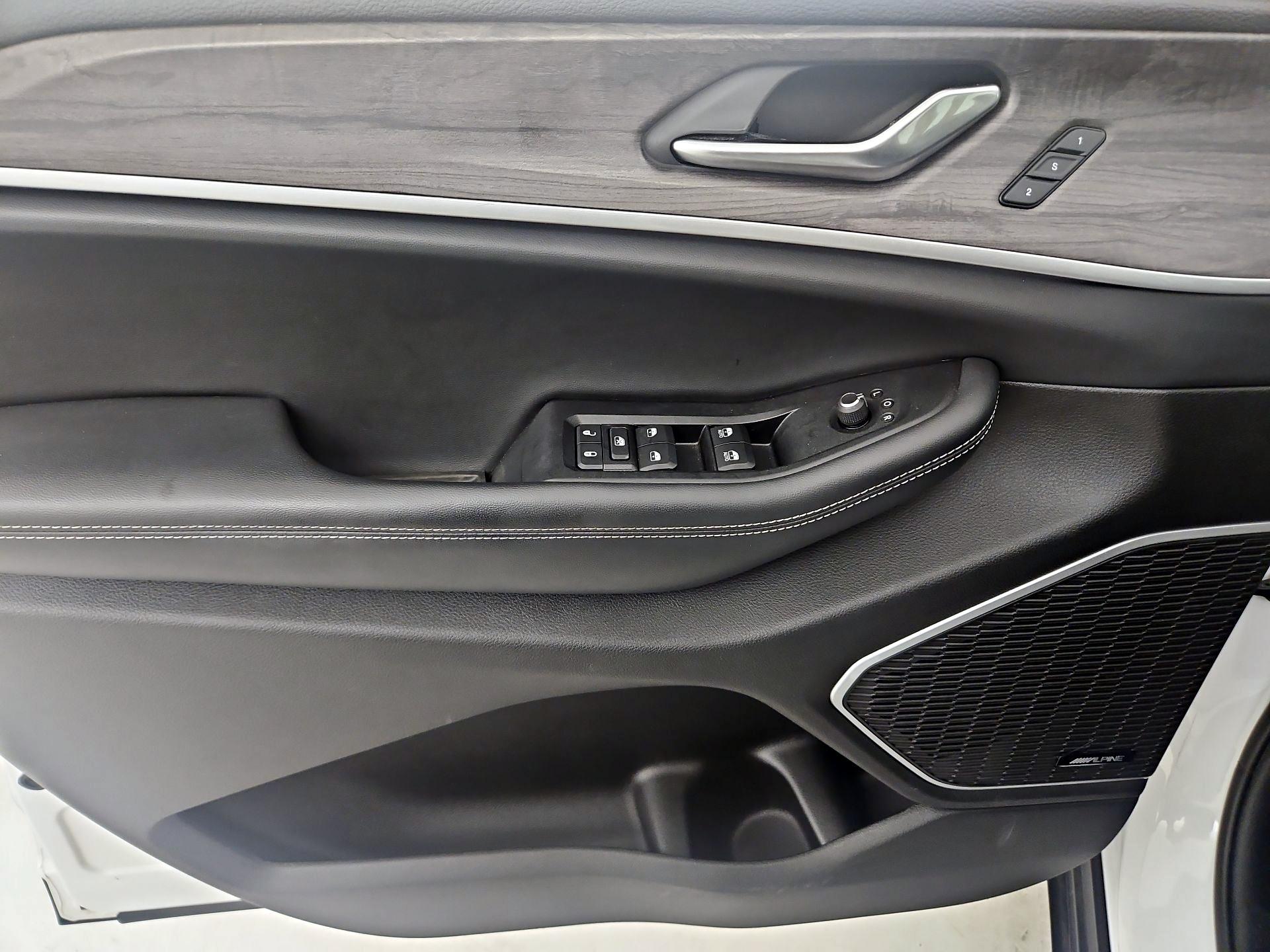Thumbnail: 2022 Jeep Grand Cherokee - 12