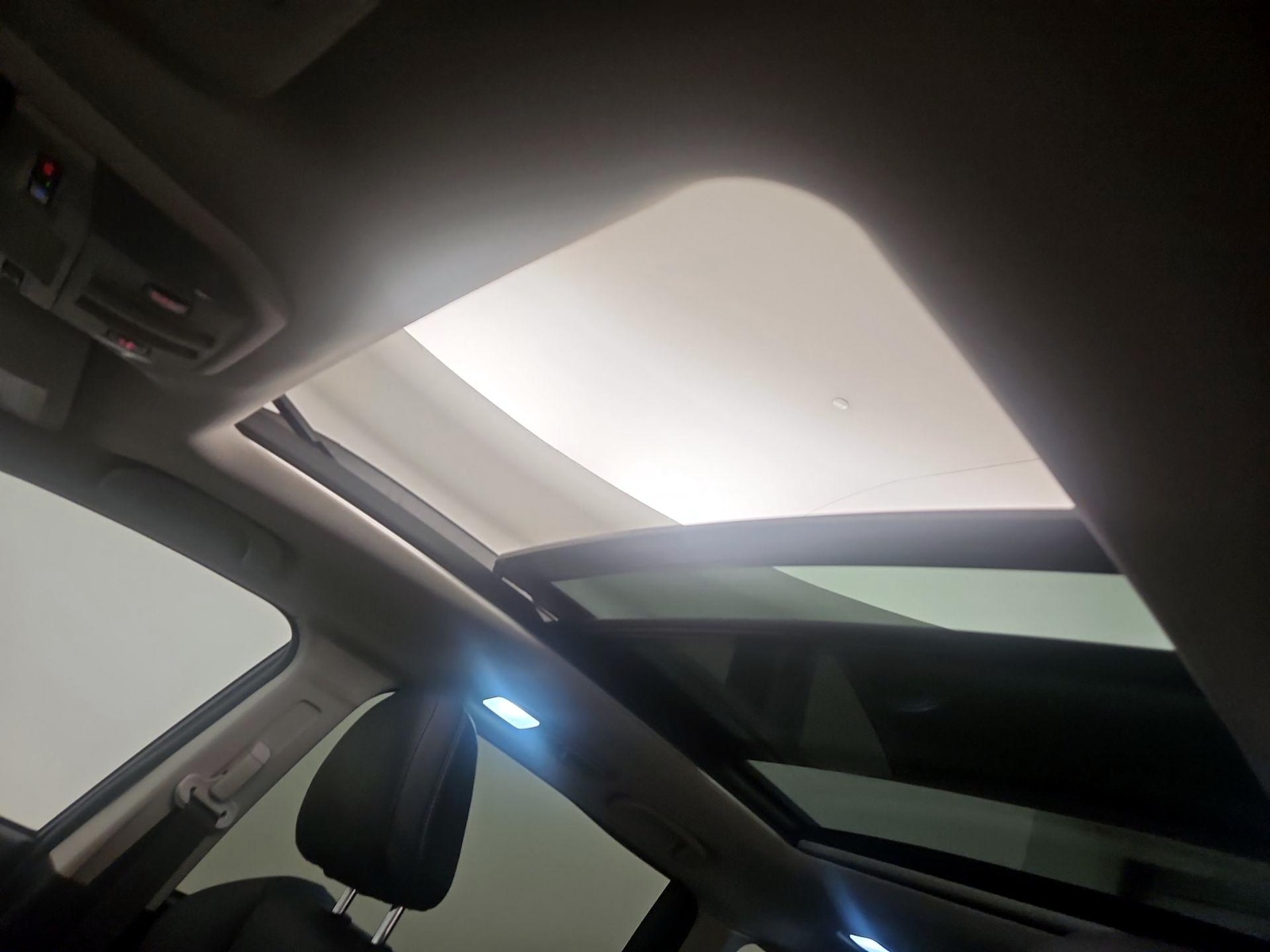 2022 Subaru Ascent Limited - Photo 21