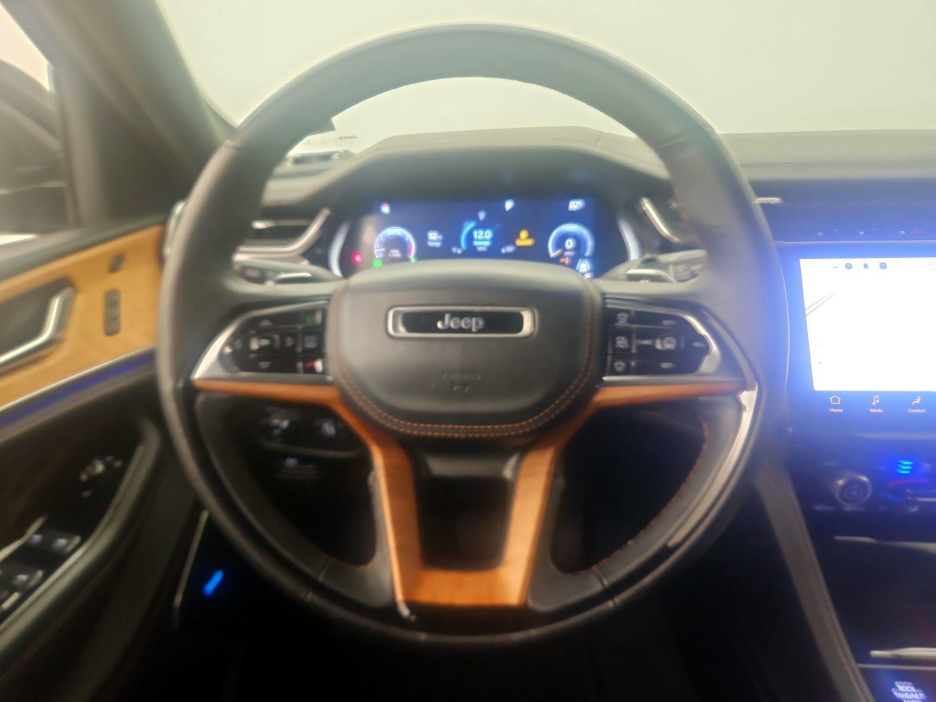 Thumbnail: 2022 Jeep Grand Cherokee - 10