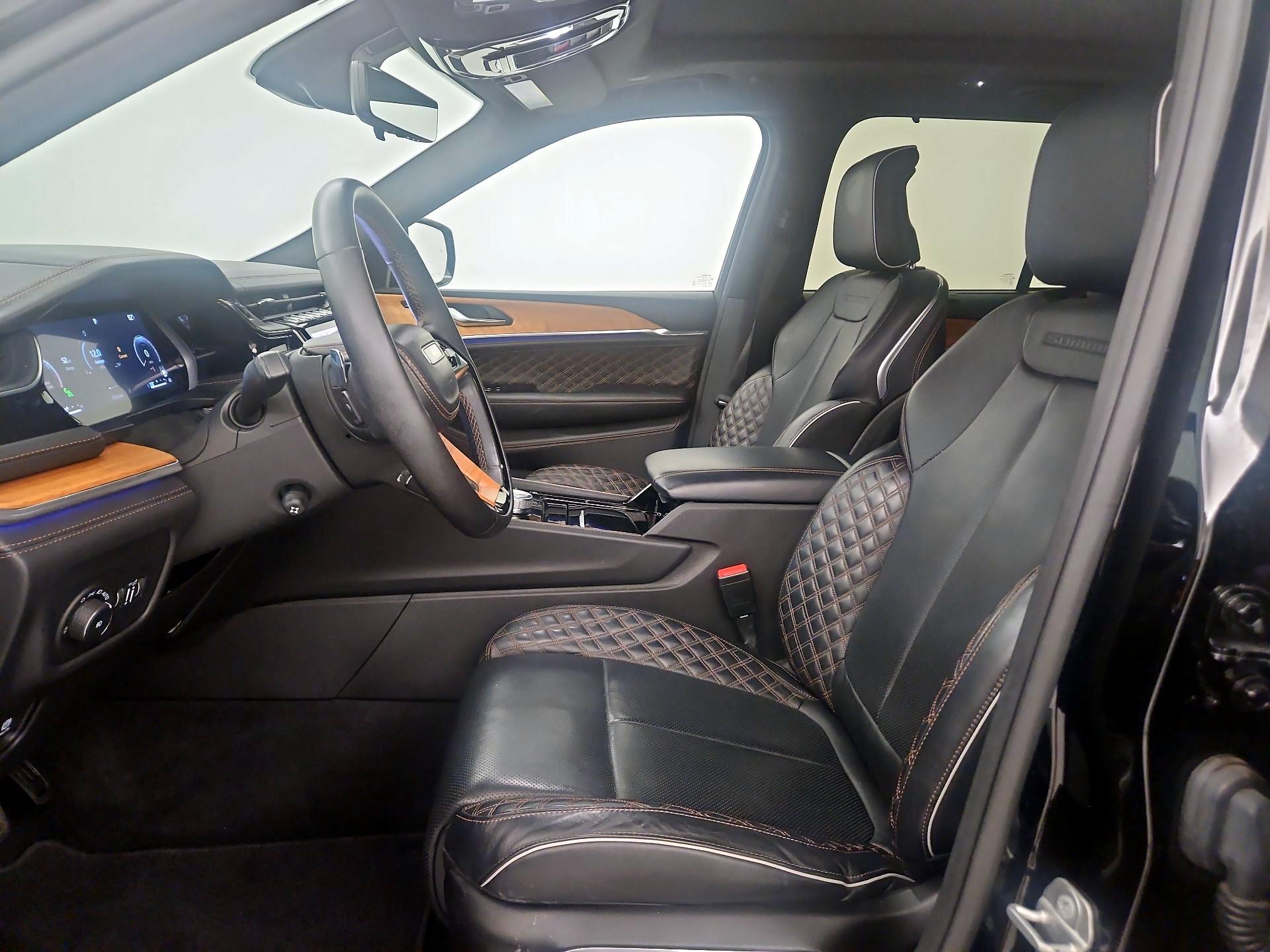 Thumbnail: 2022 Jeep Grand Cherokee - 11