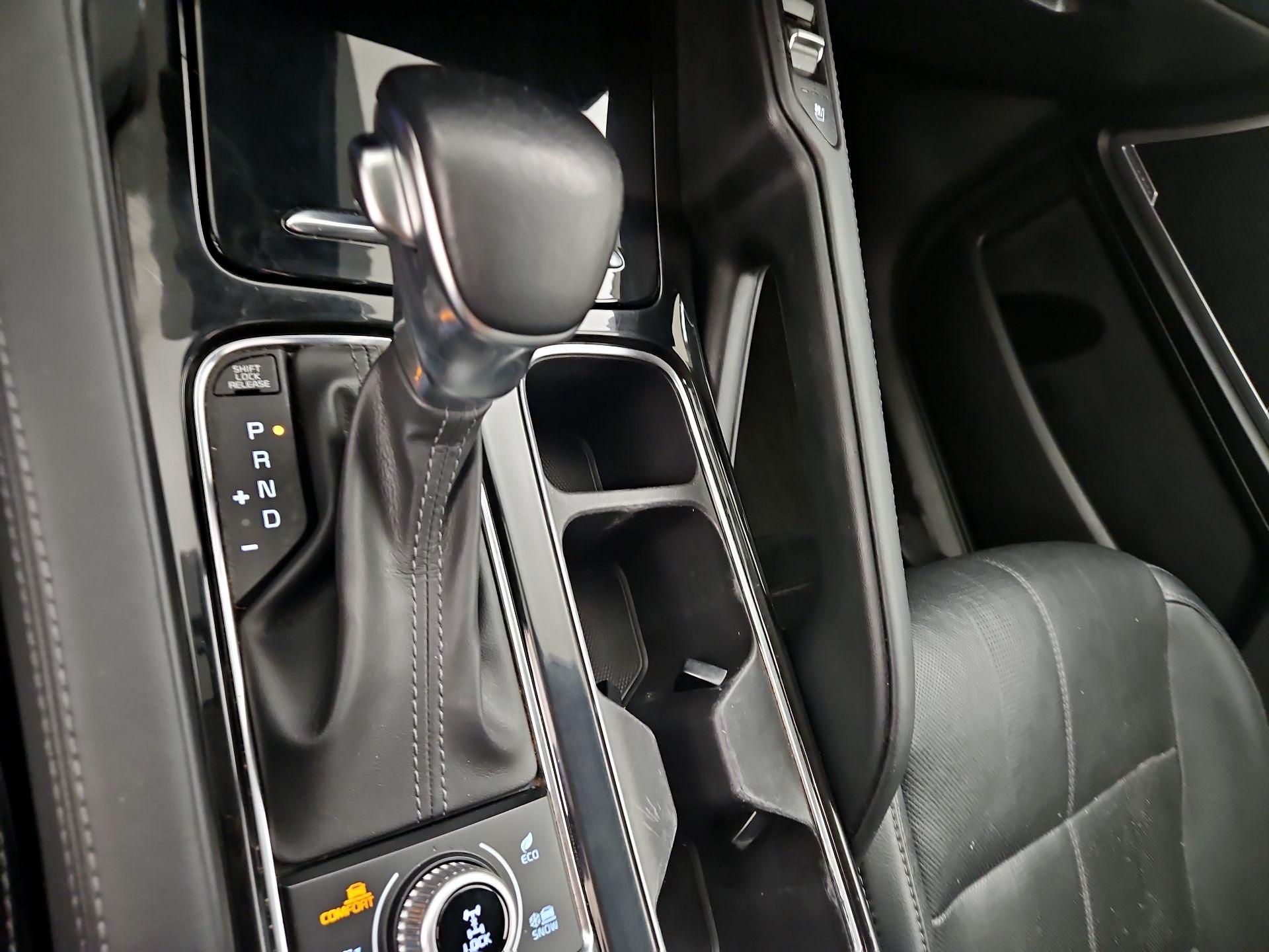 Thumbnail: 2020 Kia Telluride - 18