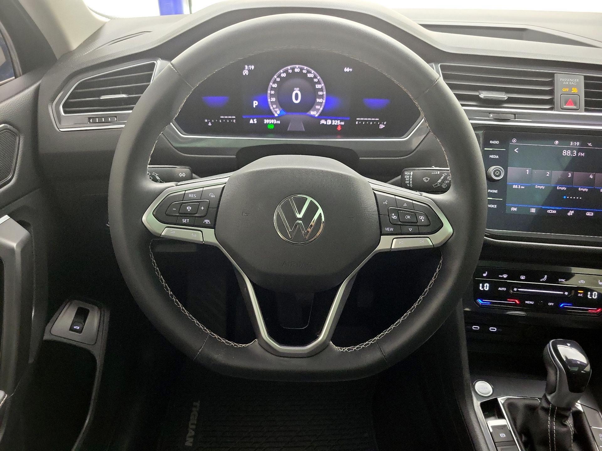 Thumbnail: 2022 Volkswagen Tiguan - 10