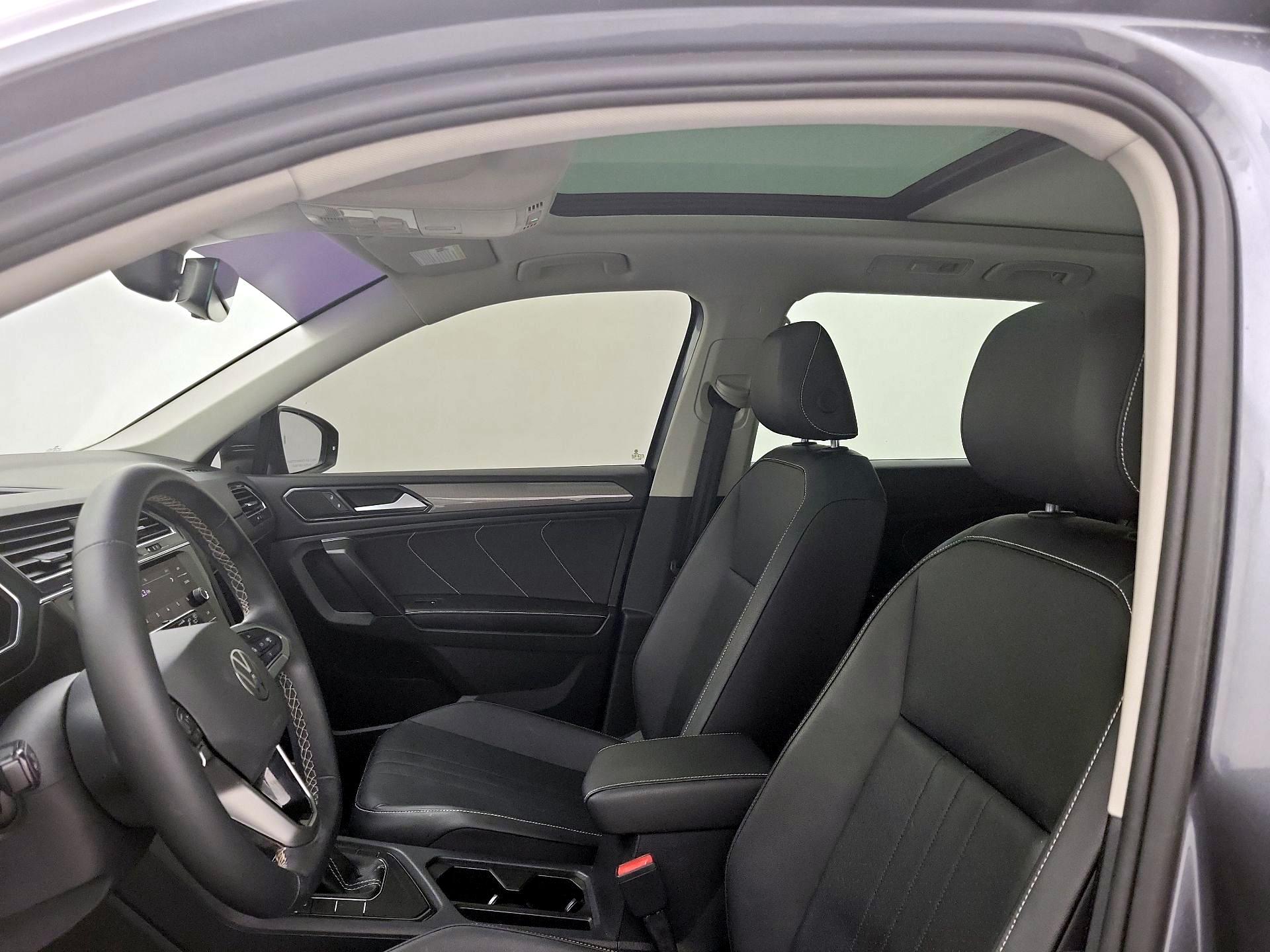 Thumbnail: 2022 Volkswagen Tiguan - 18