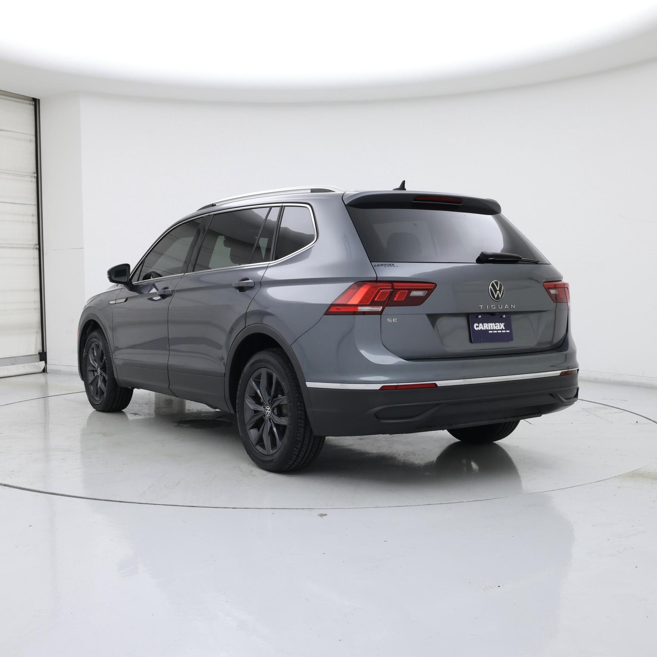 Thumbnail: 2022 Volkswagen Tiguan - 2