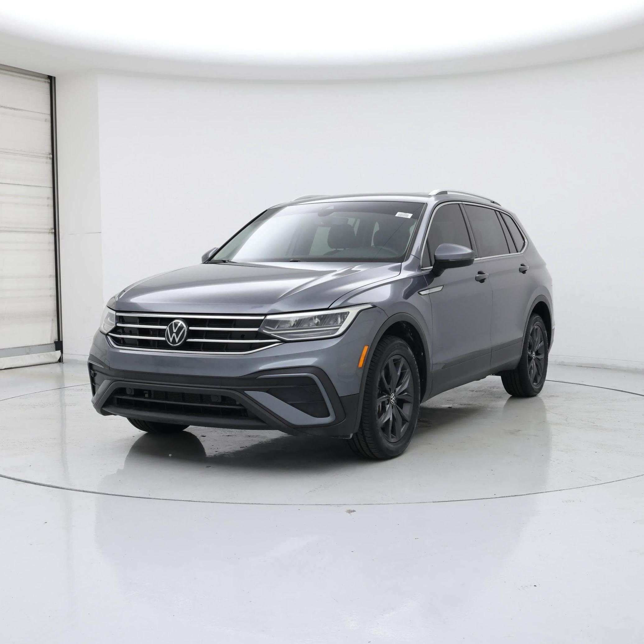 Thumbnail: 2022 Volkswagen Tiguan - 4