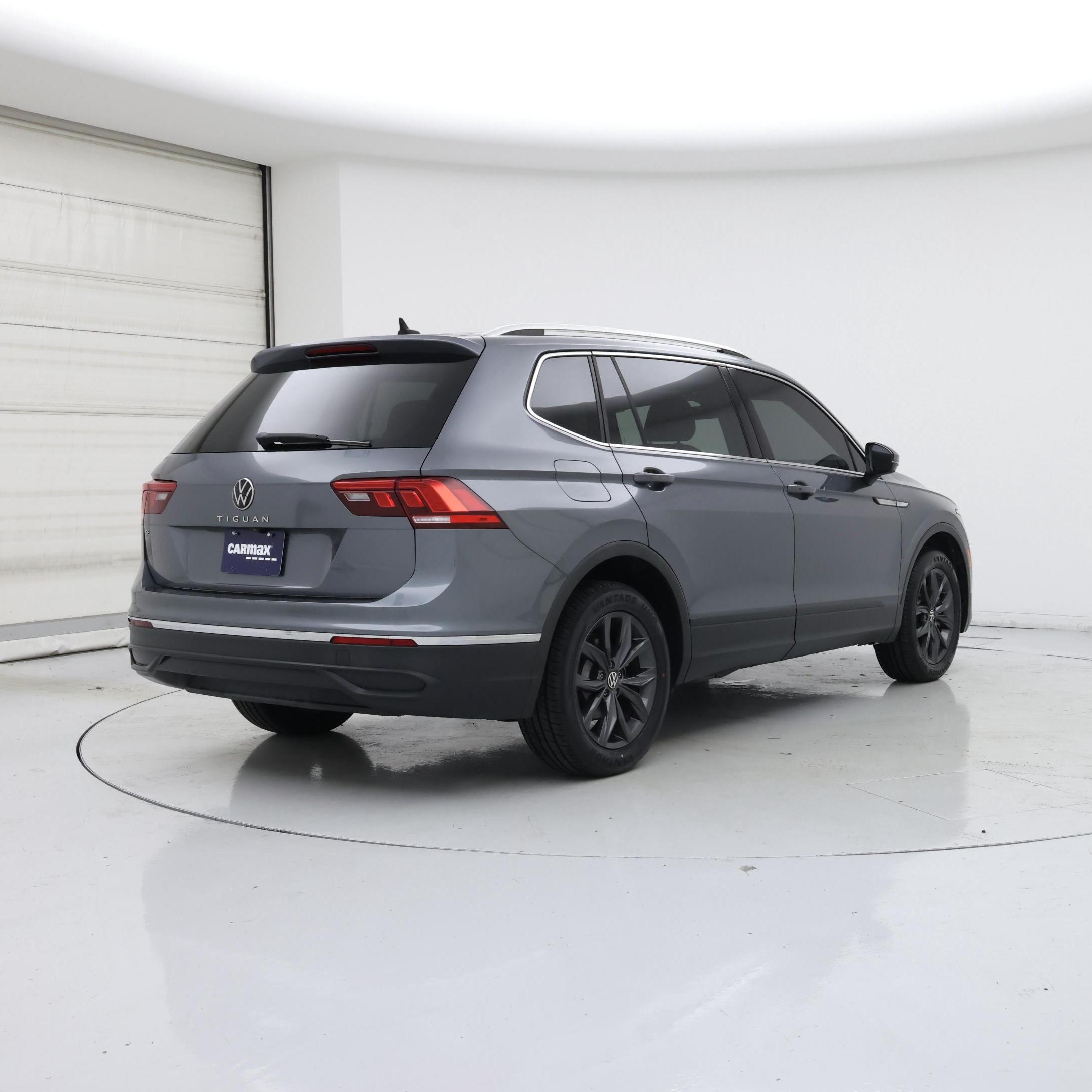 Thumbnail: 2022 Volkswagen Tiguan - 8