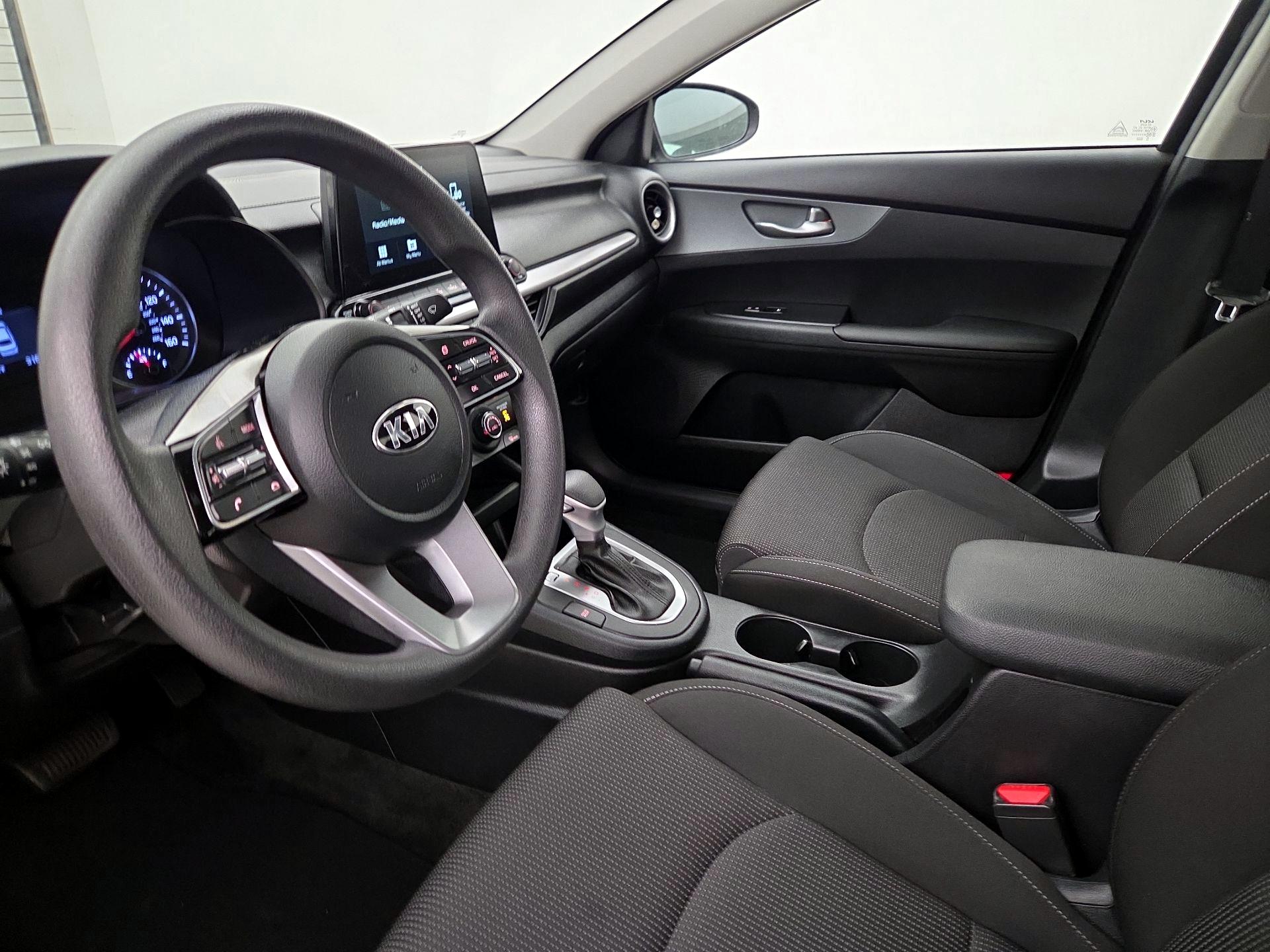 Thumbnail: 2021 Kia Forte - 11