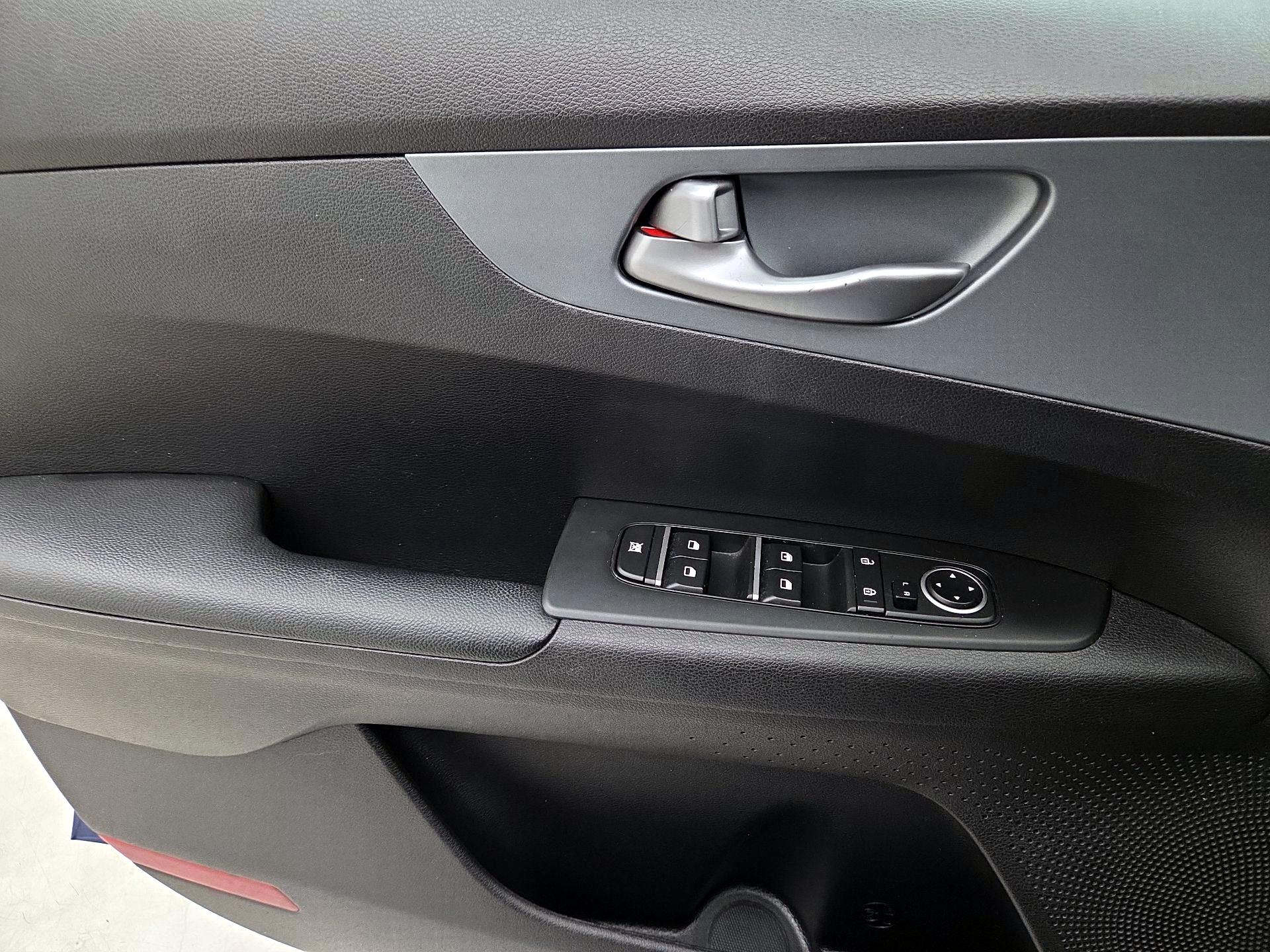 Thumbnail: 2021 Kia Forte - 12
