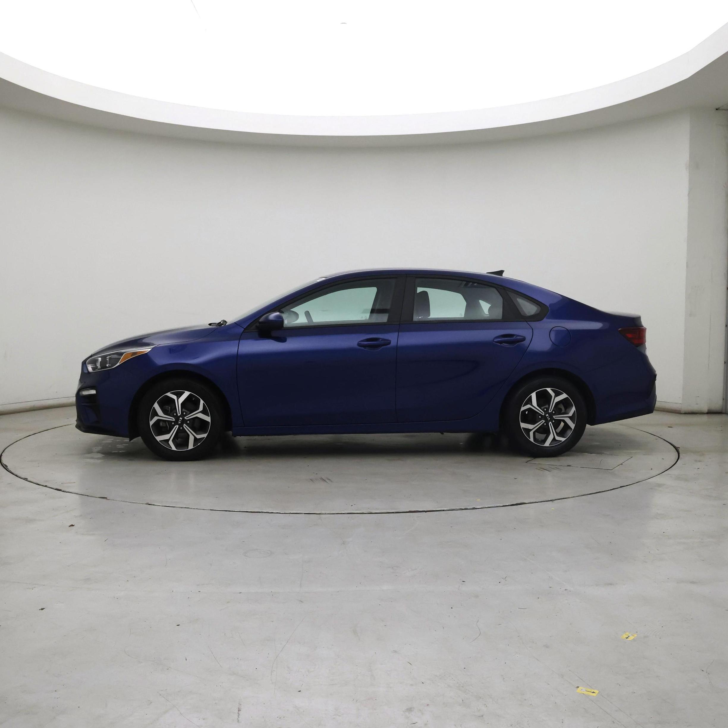 Thumbnail: 2021 Kia Forte - 3