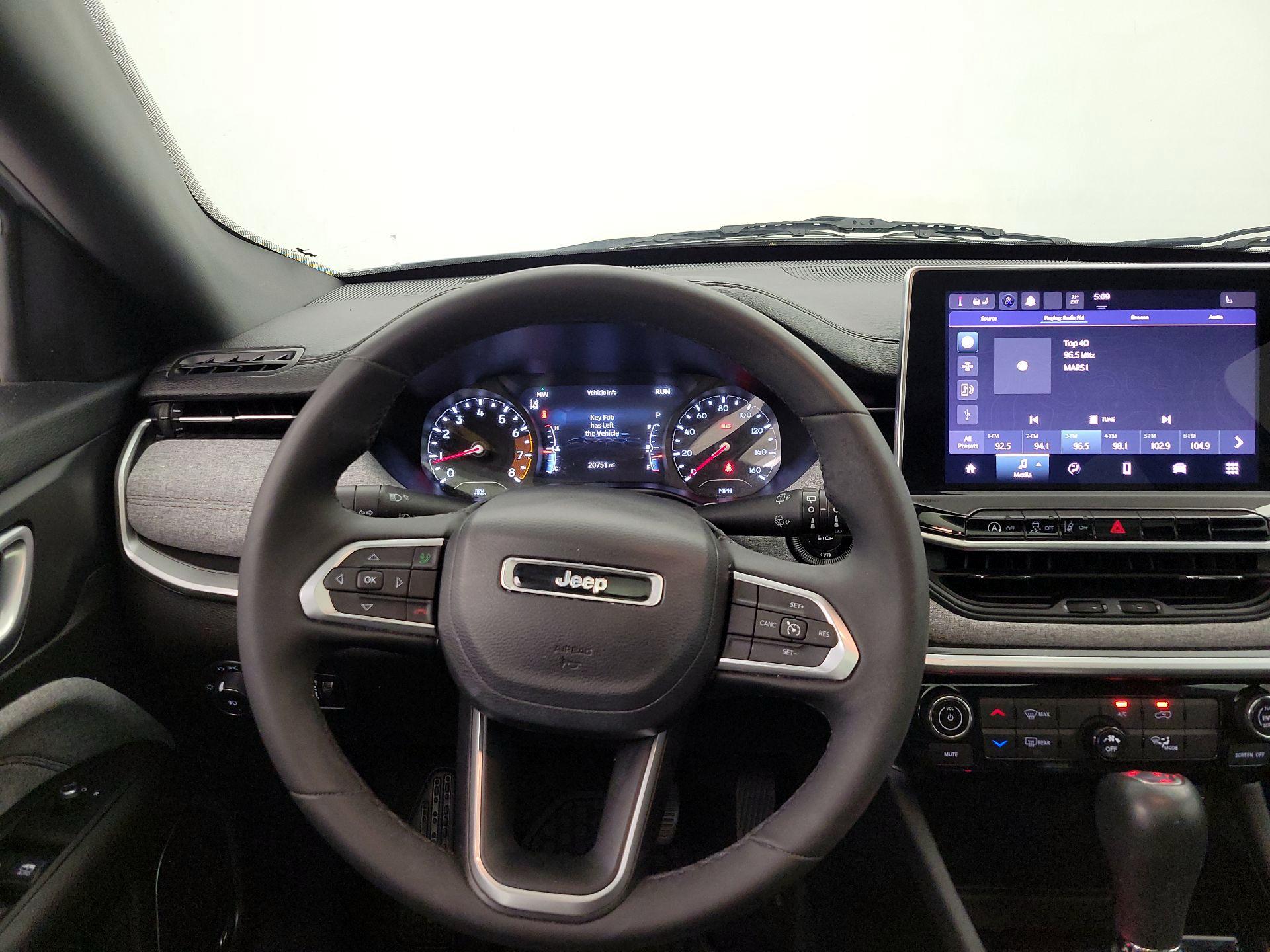 Thumbnail: 2023 Jeep Compass - 10