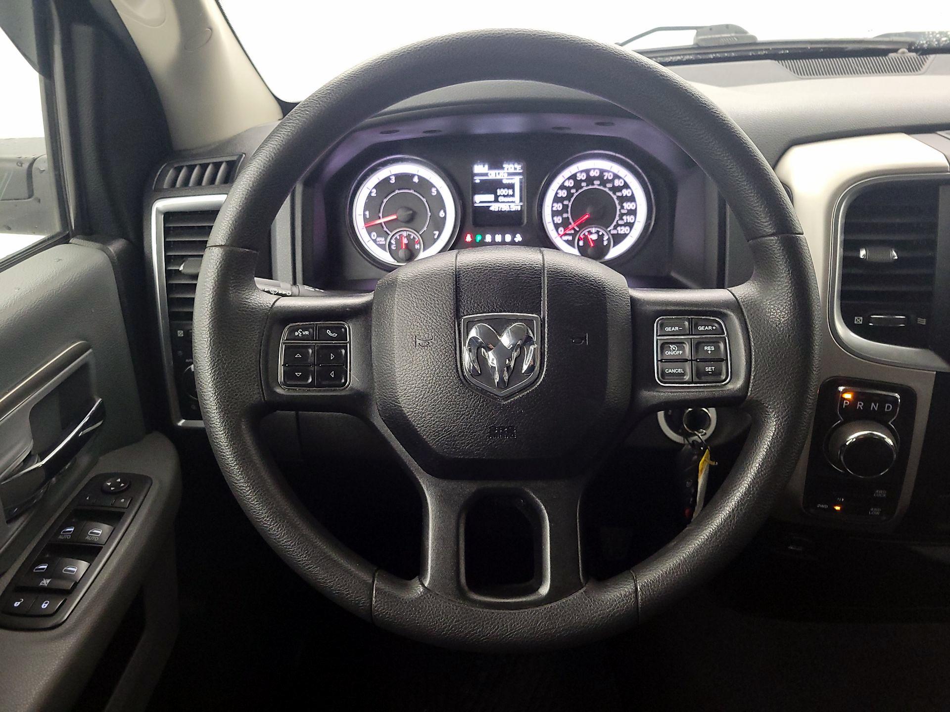 Thumbnail: 2020 RAM 1500 Classic - 10