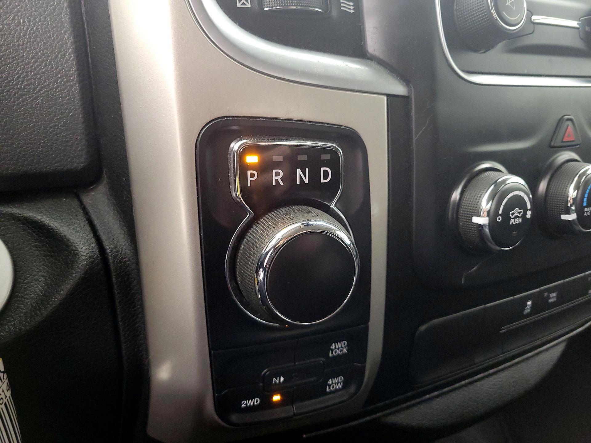 Thumbnail: 2020 RAM 1500 Classic - 17