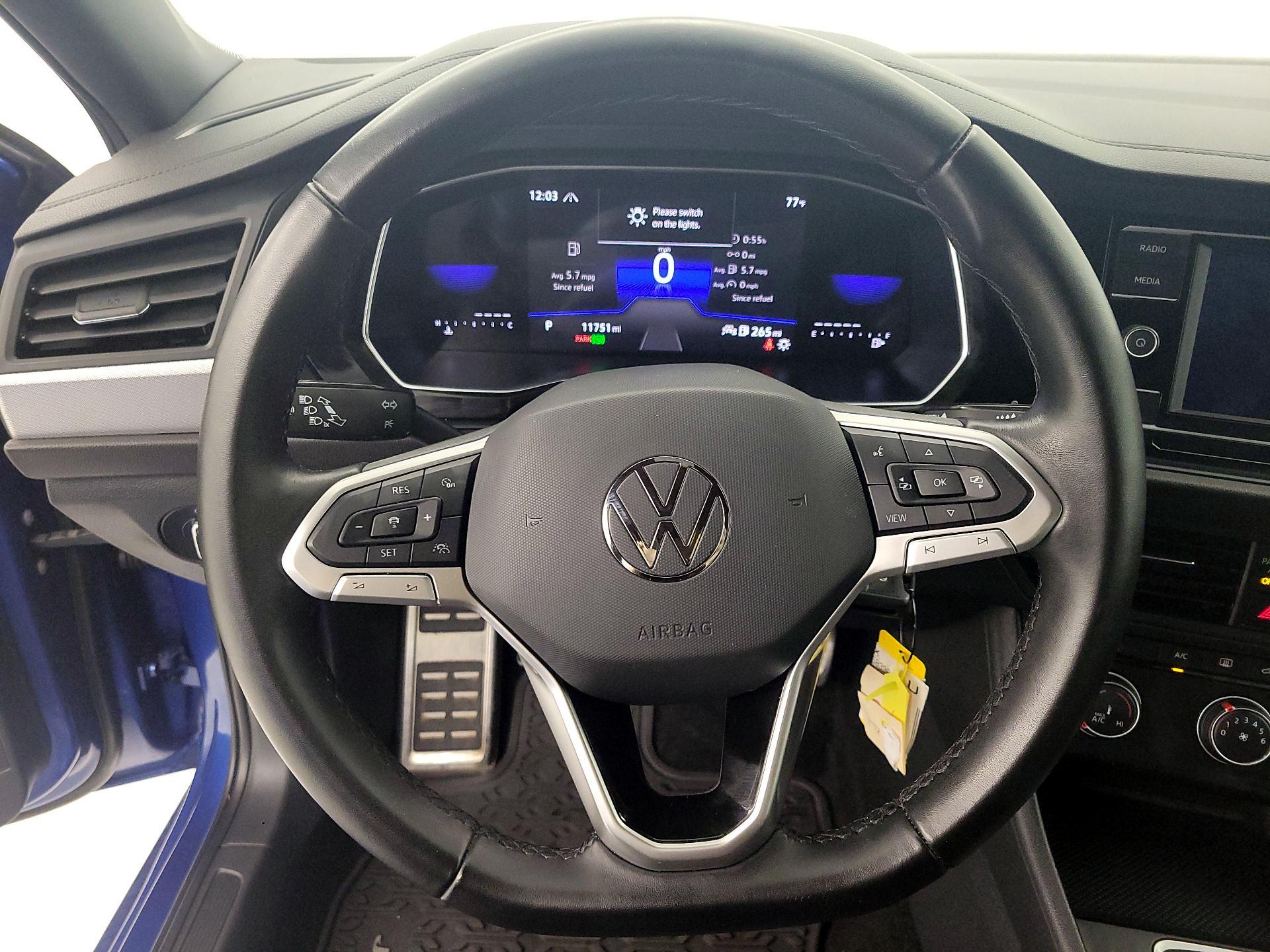 Thumbnail: 2023 Volkswagen Jetta - 10