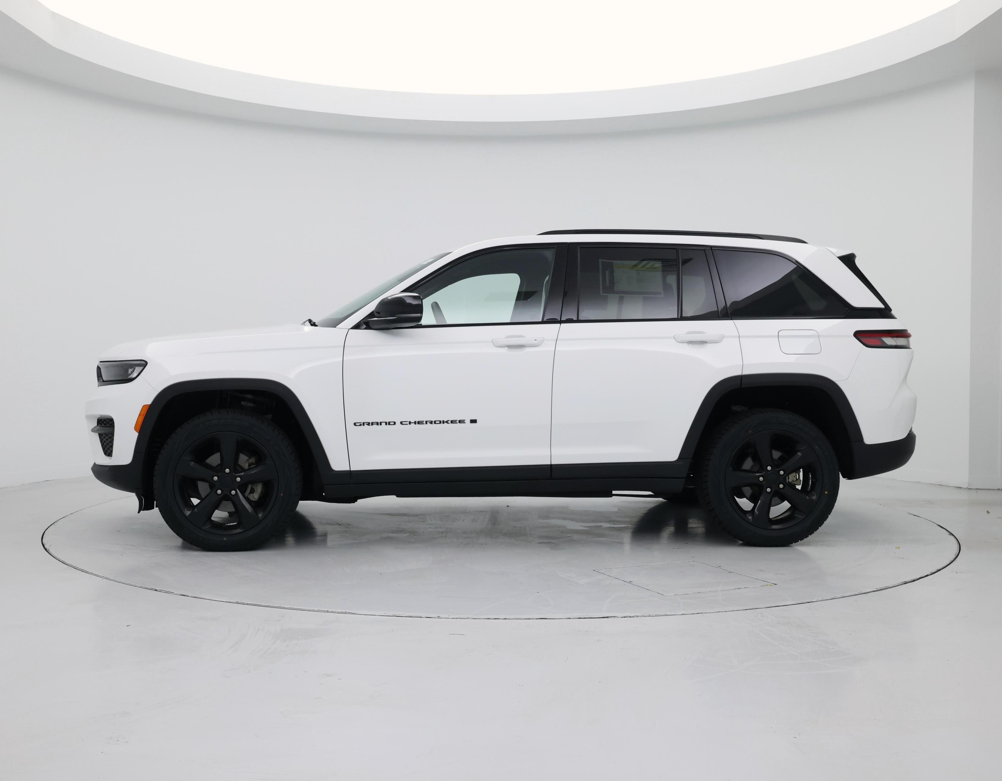 Thumbnail: 2023 Jeep Grand Cherokee - 3