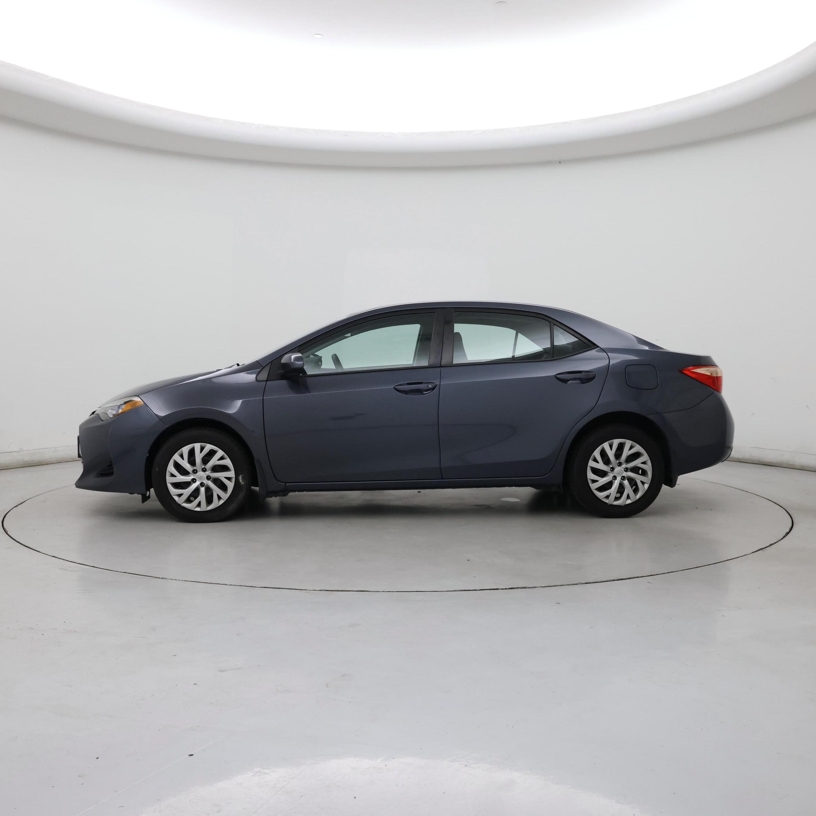 Thumbnail: 2017 Toyota Corolla - 3