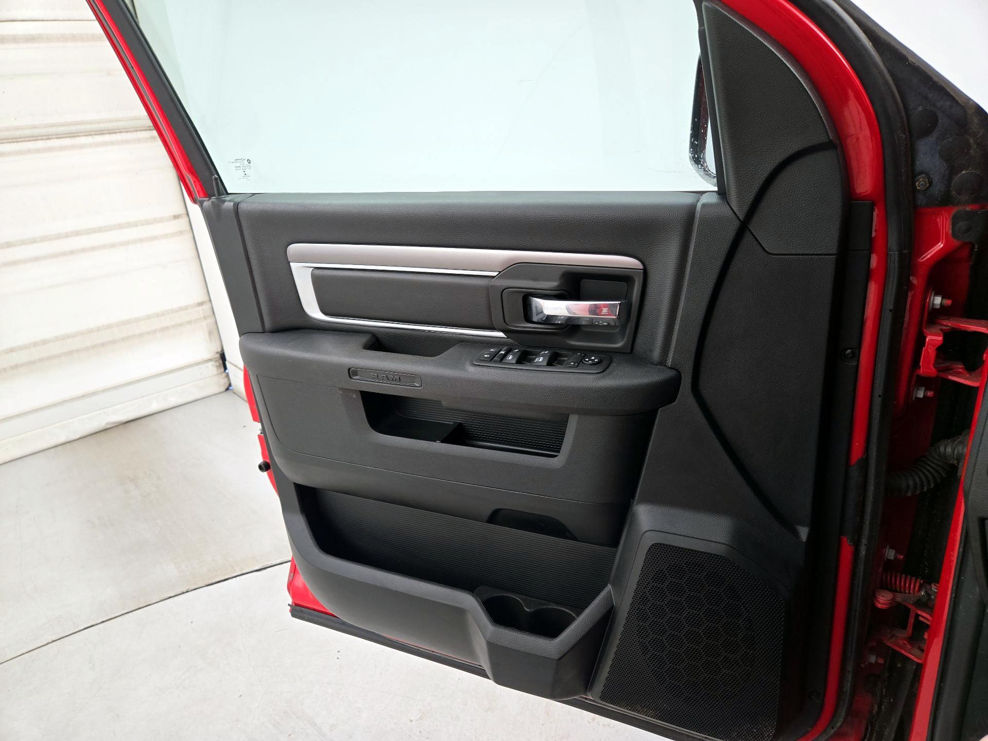 Thumbnail: 2022 RAM 1500 Classic - 12
