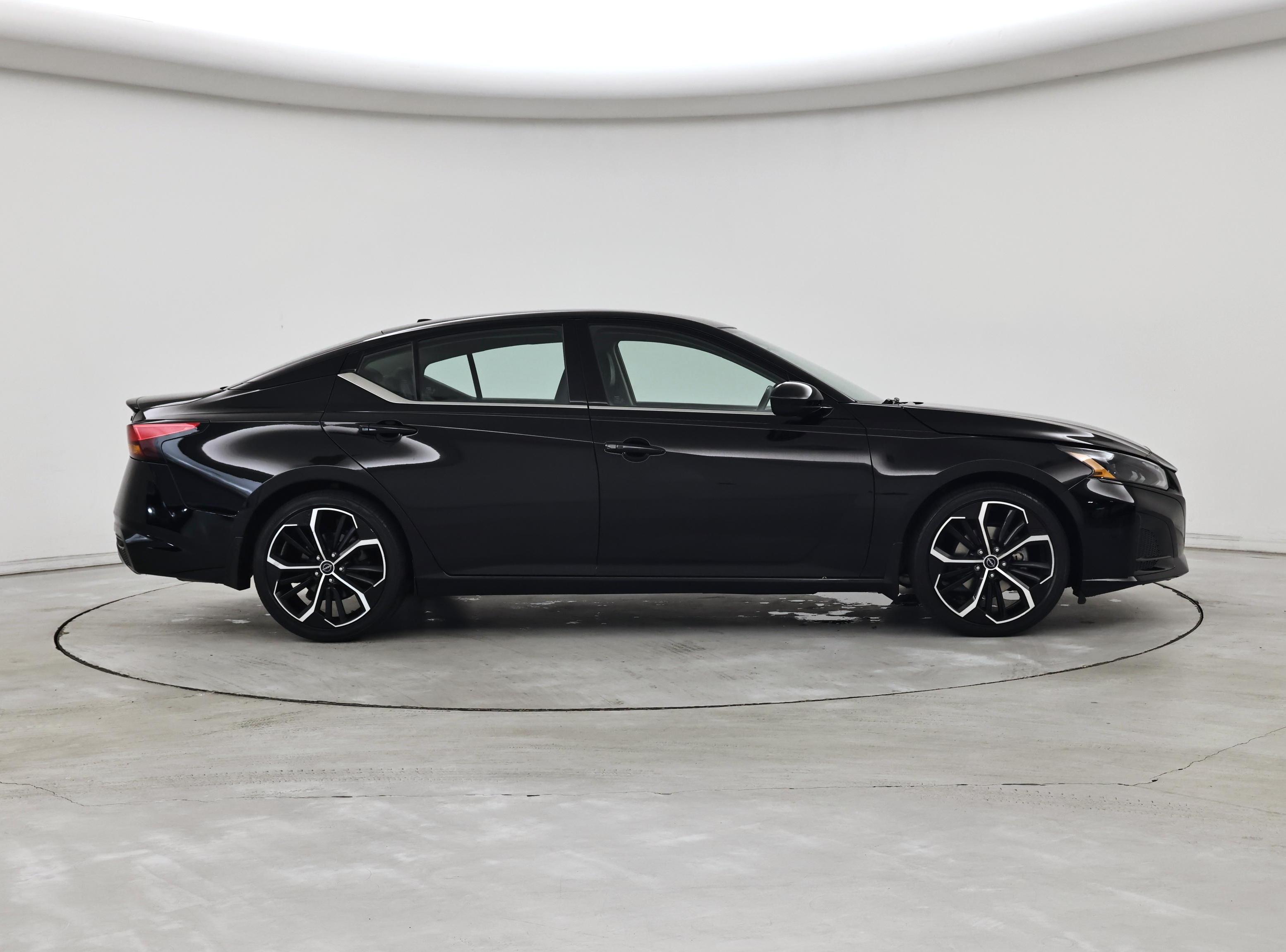 Thumbnail: 2023 Nissan Altima - 7