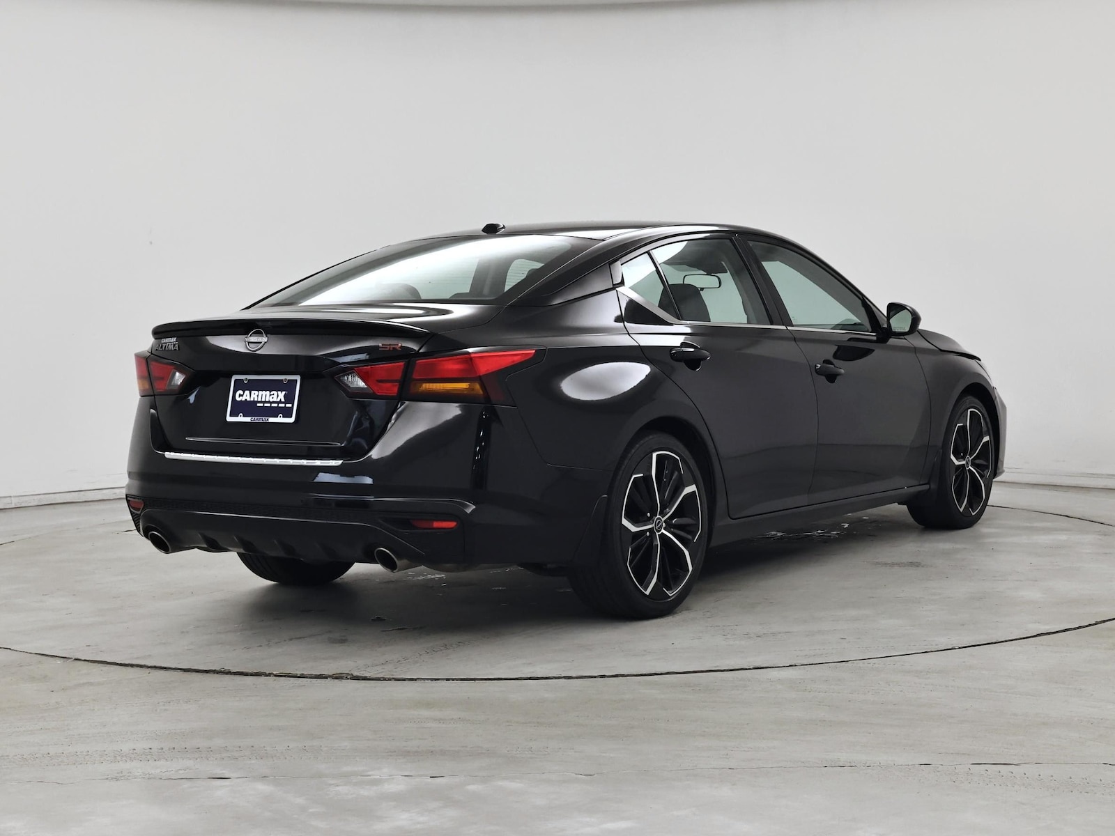2023 Nissan Altima SR - Photo 9