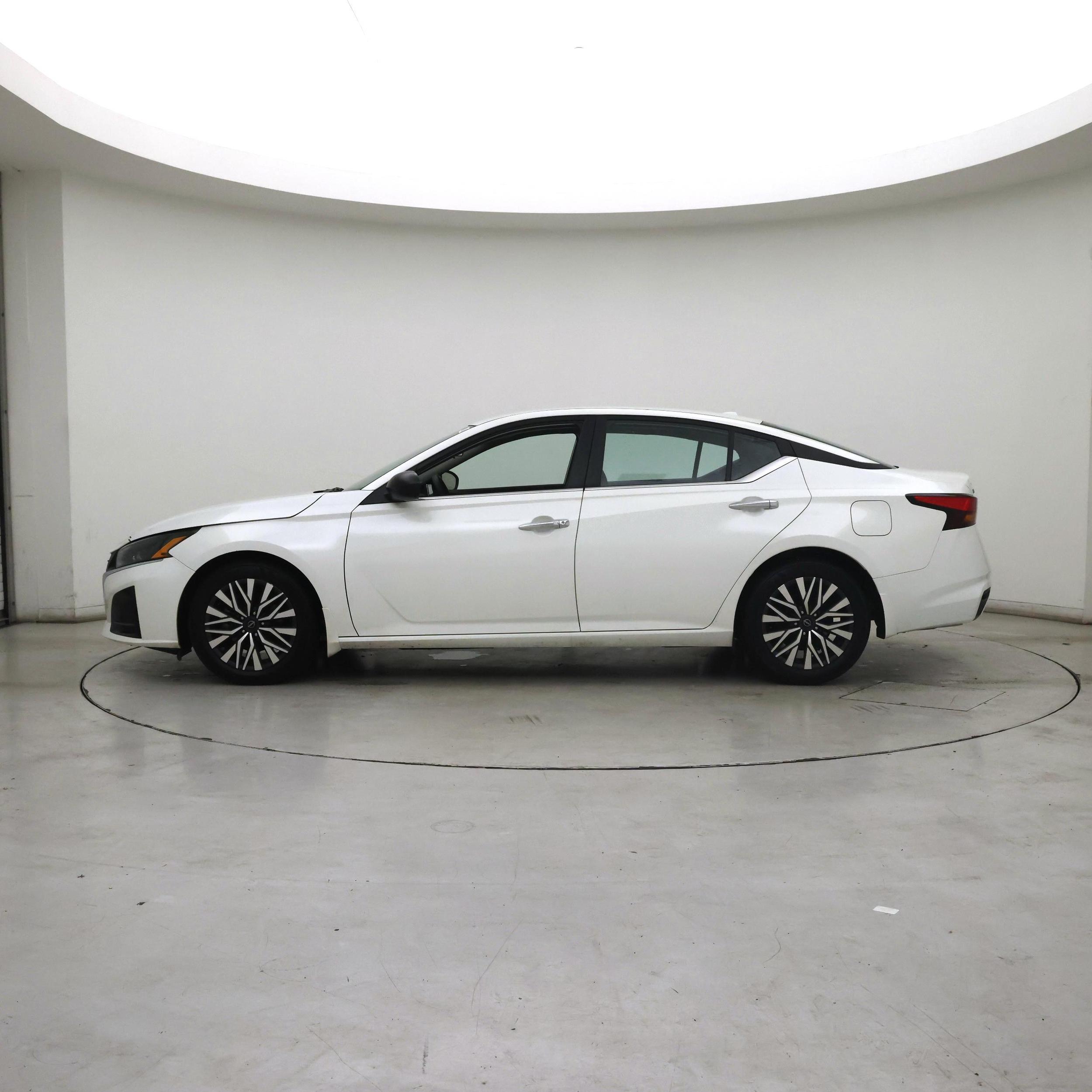 Thumbnail: 2024 Nissan Altima - 3