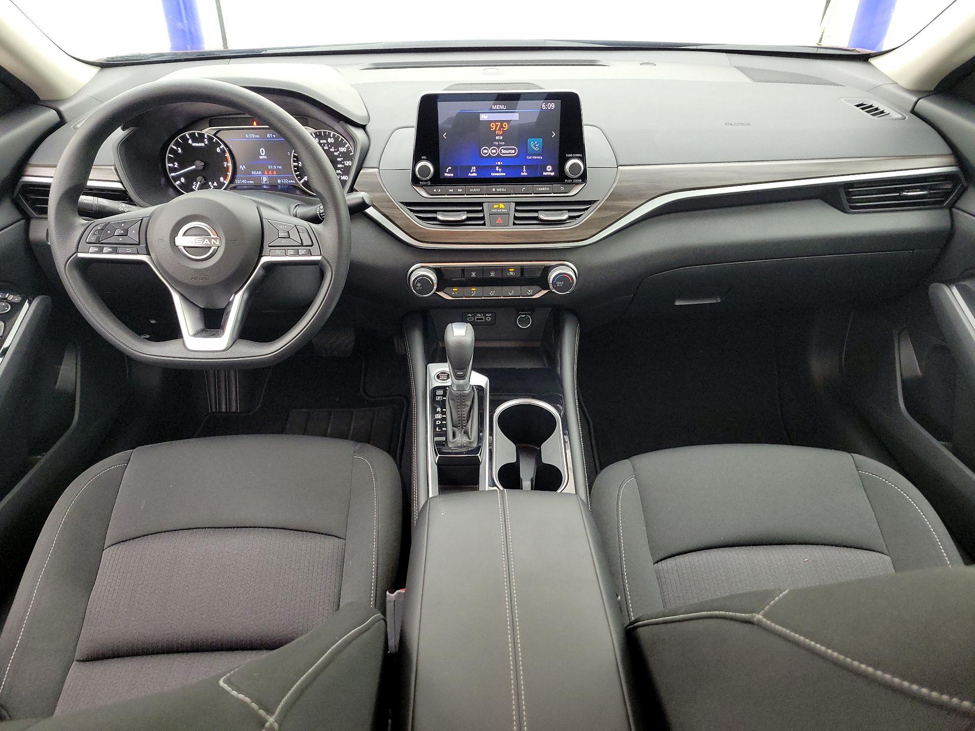 Thumbnail: 2023 Nissan Altima - 9