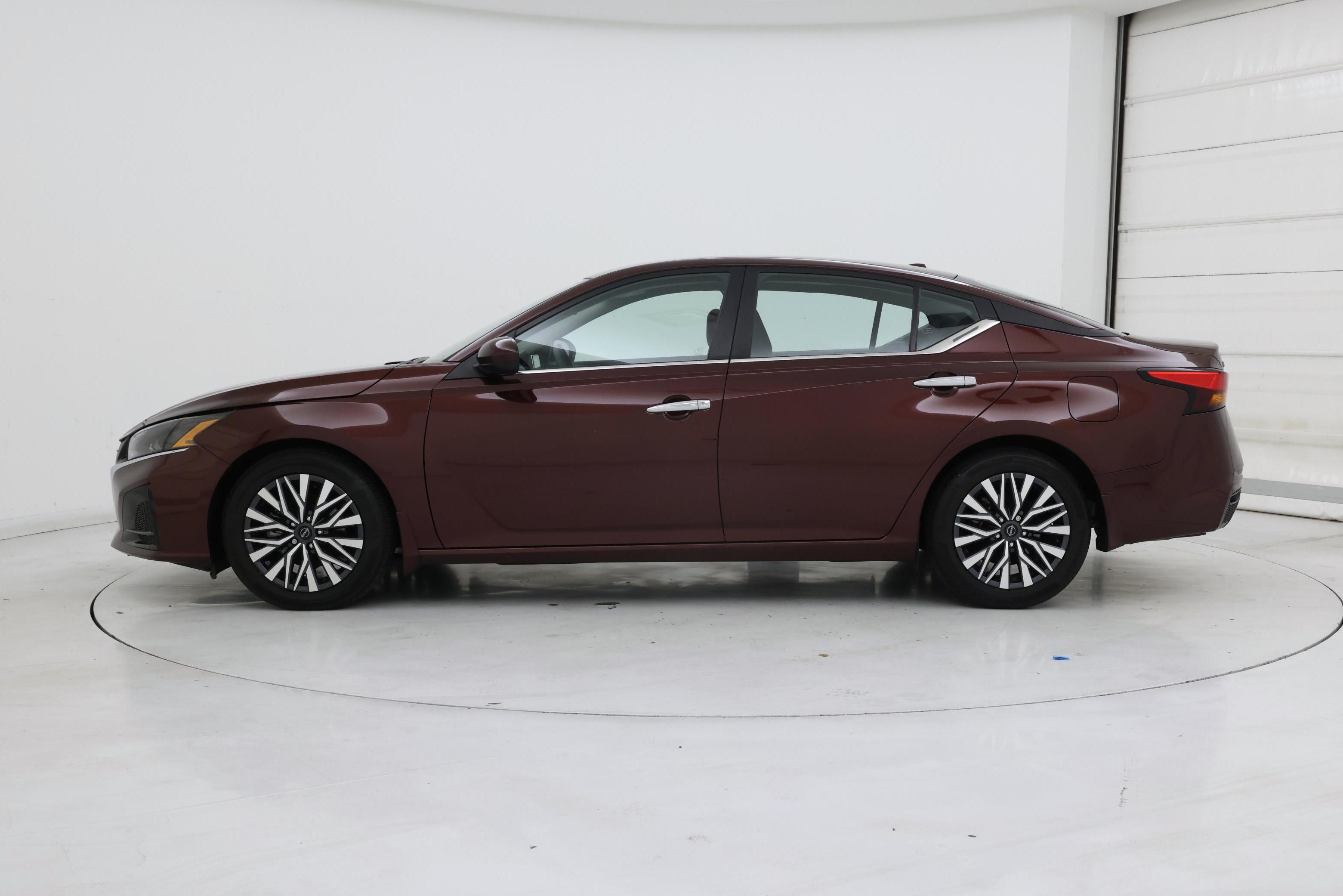 Thumbnail: 2023 Nissan Altima - 3