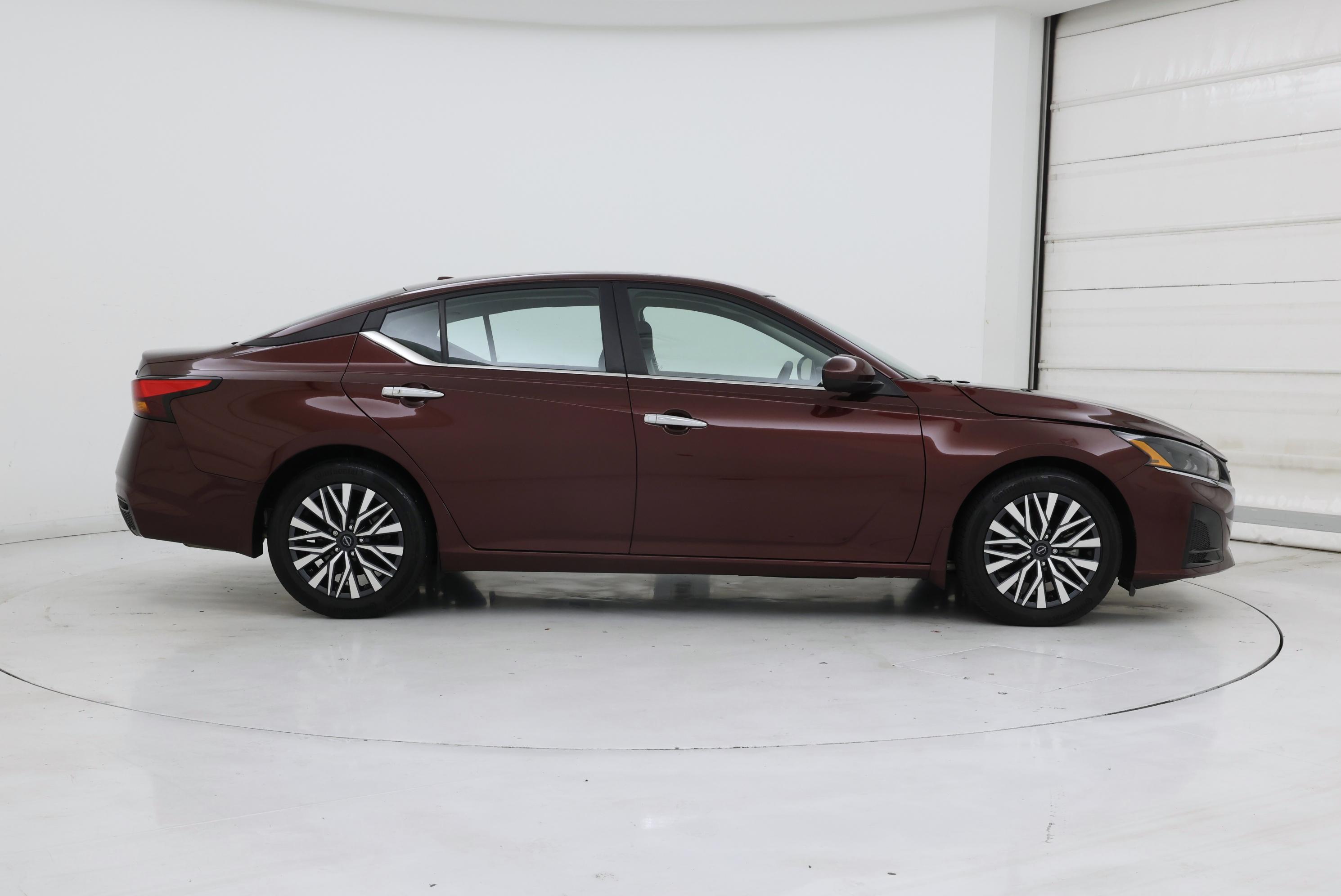 Thumbnail: 2023 Nissan Altima - 7