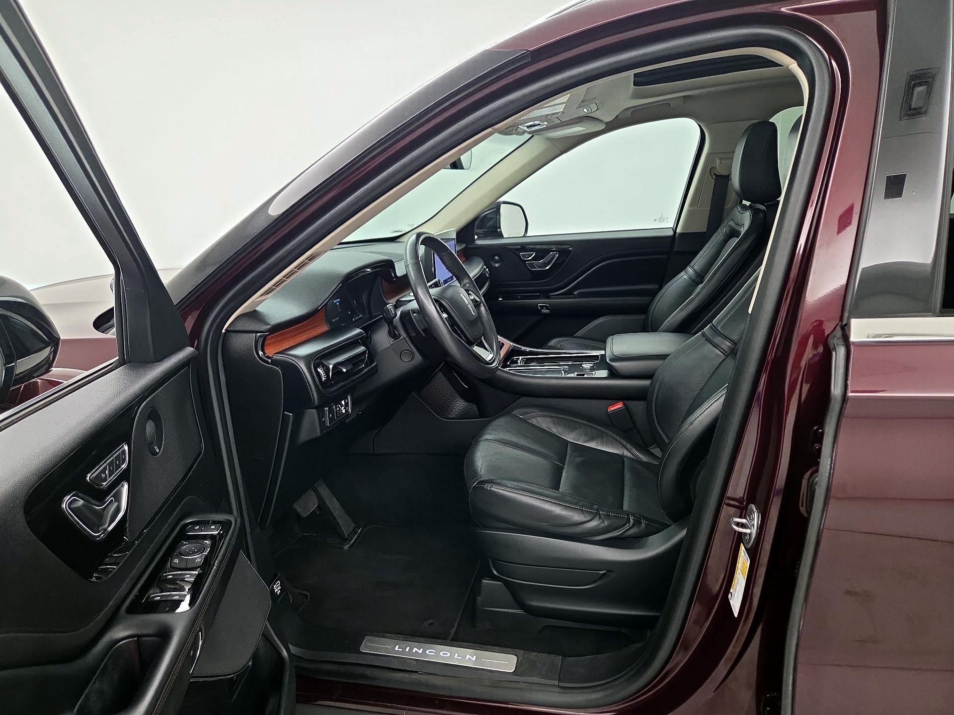 Thumbnail: 2021 Lincoln Aviator - 11