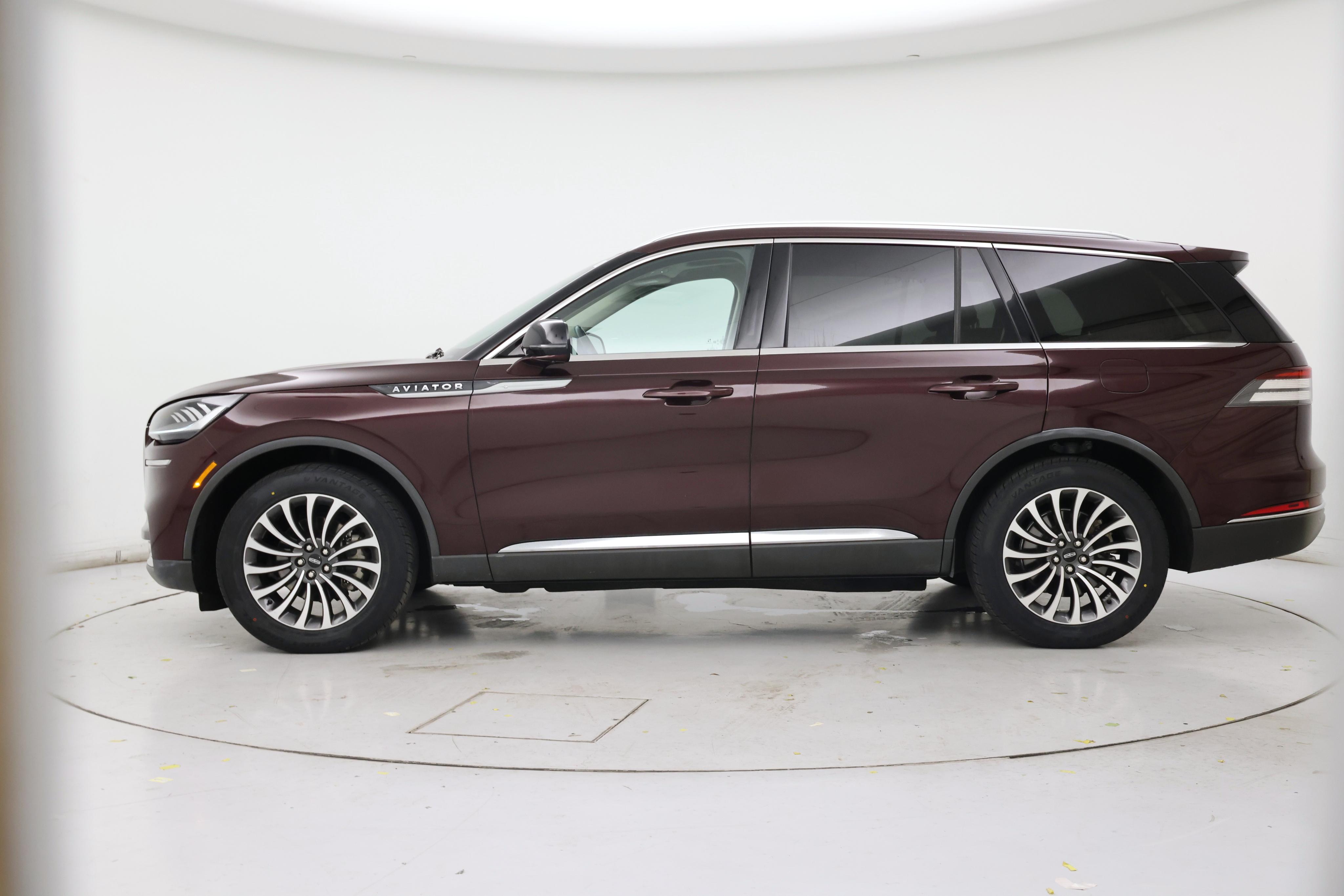 Thumbnail: 2021 Lincoln Aviator - 3