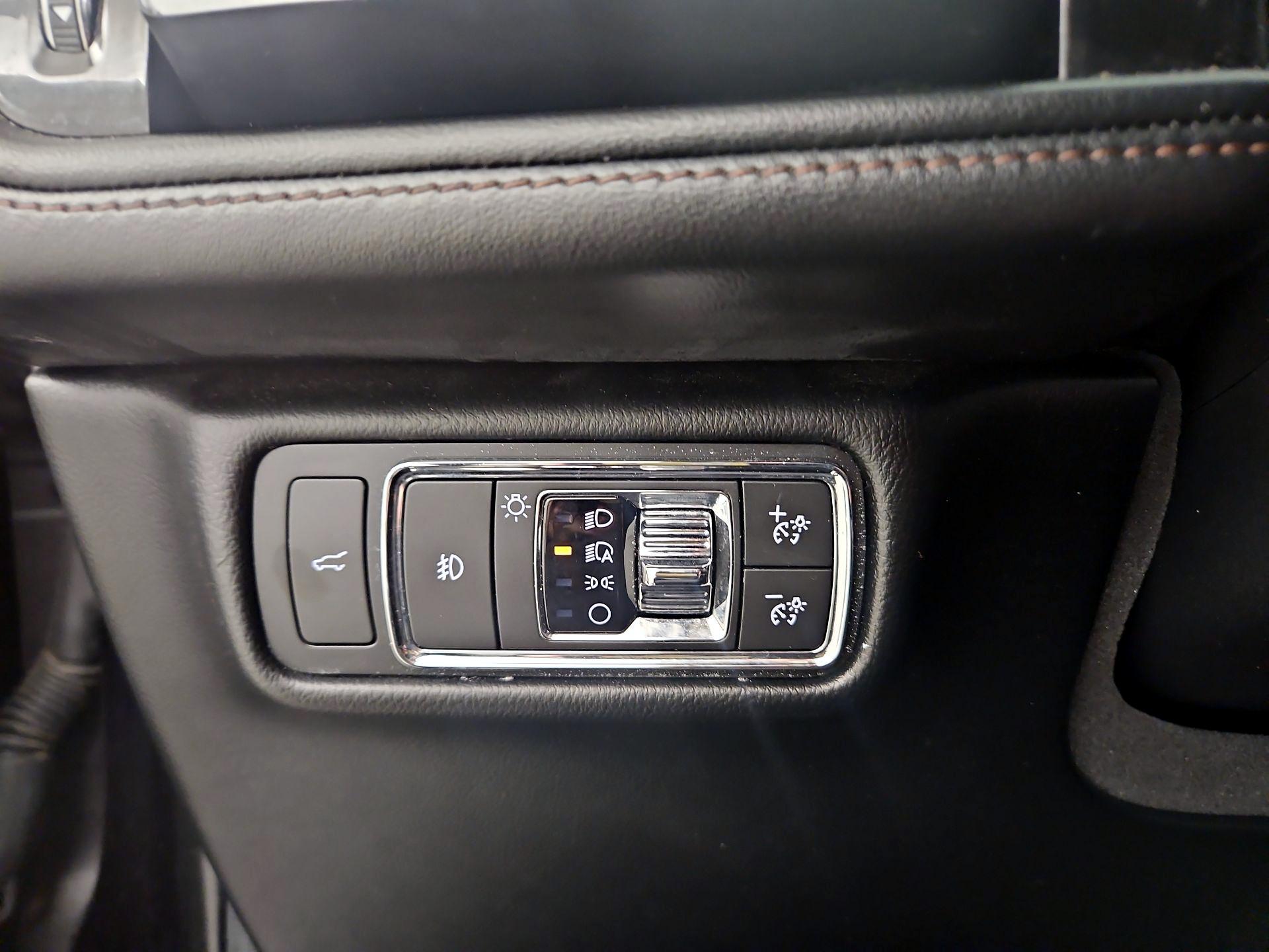 Thumbnail: 2020 Lincoln Aviator - 13